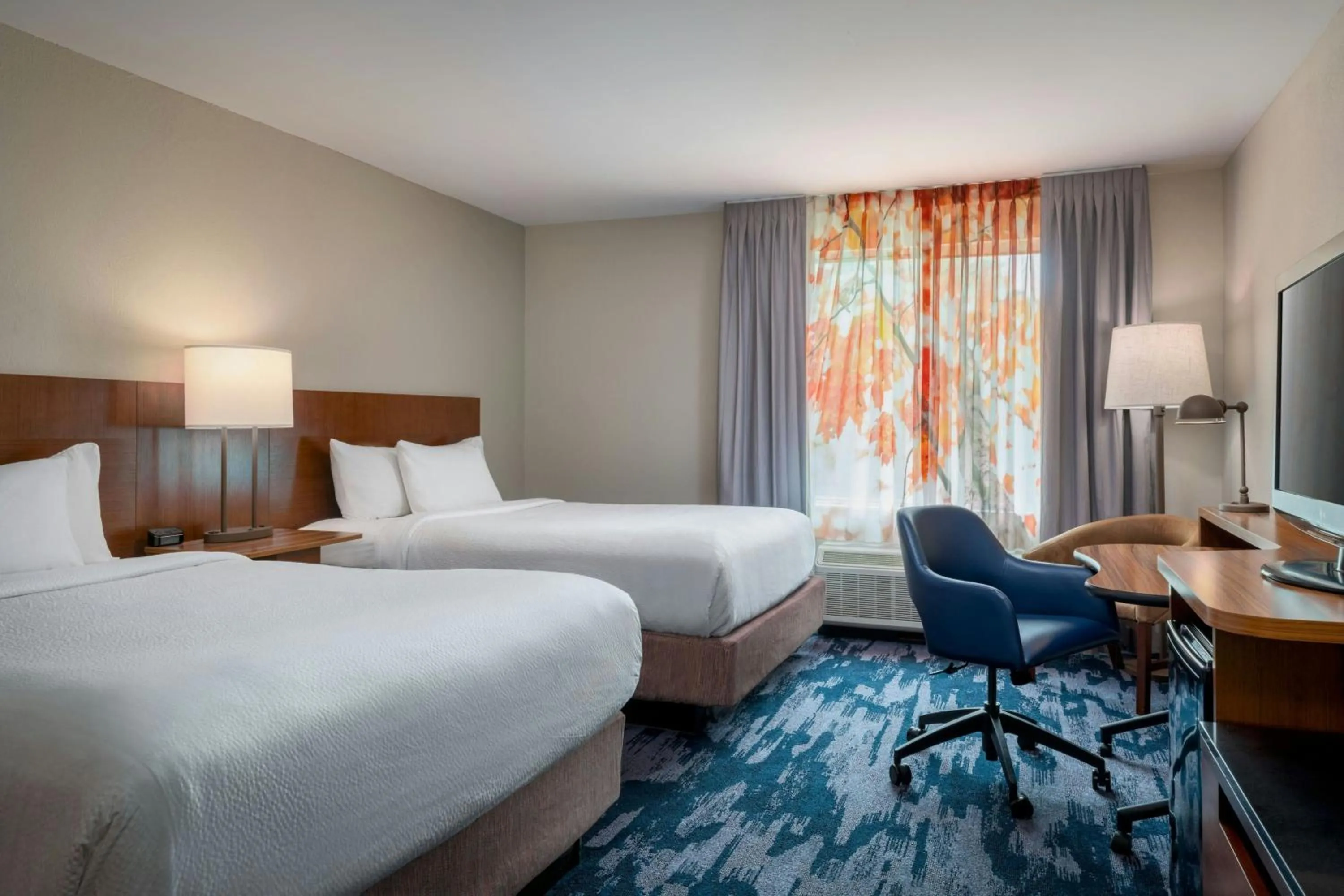 Photo of the whole room, Bed in Fairfield Inn & Suites by Marriott Aiken