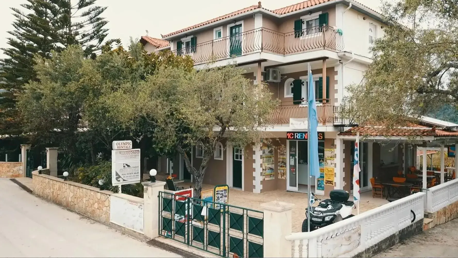 Property building in Herodotos Studios Property building in Herodotos Studios