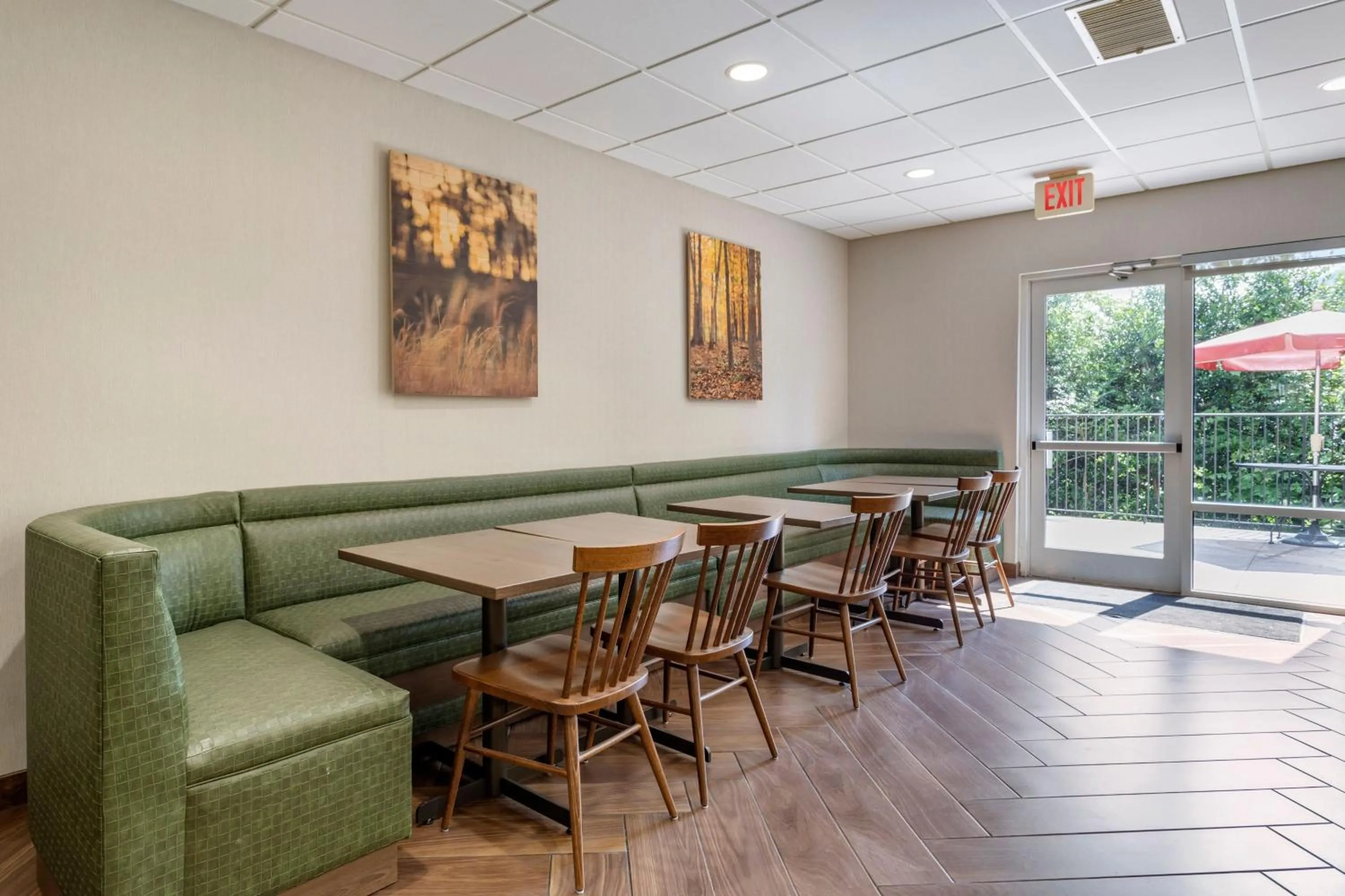 Breakfast in Fairfield Inn & Suites Cherokee