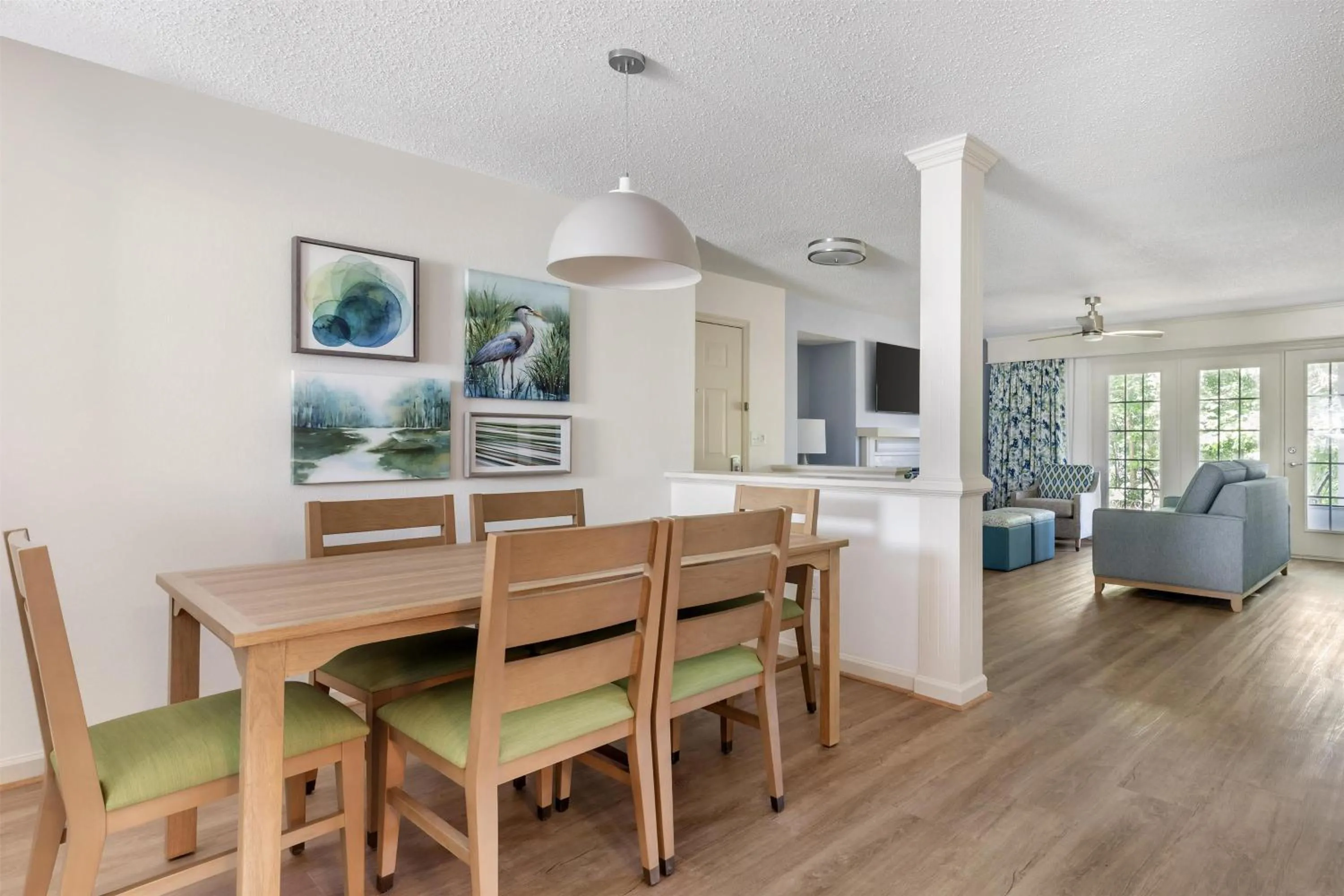 Living room in Hilton Vacation Club Greensprings Williamsburg