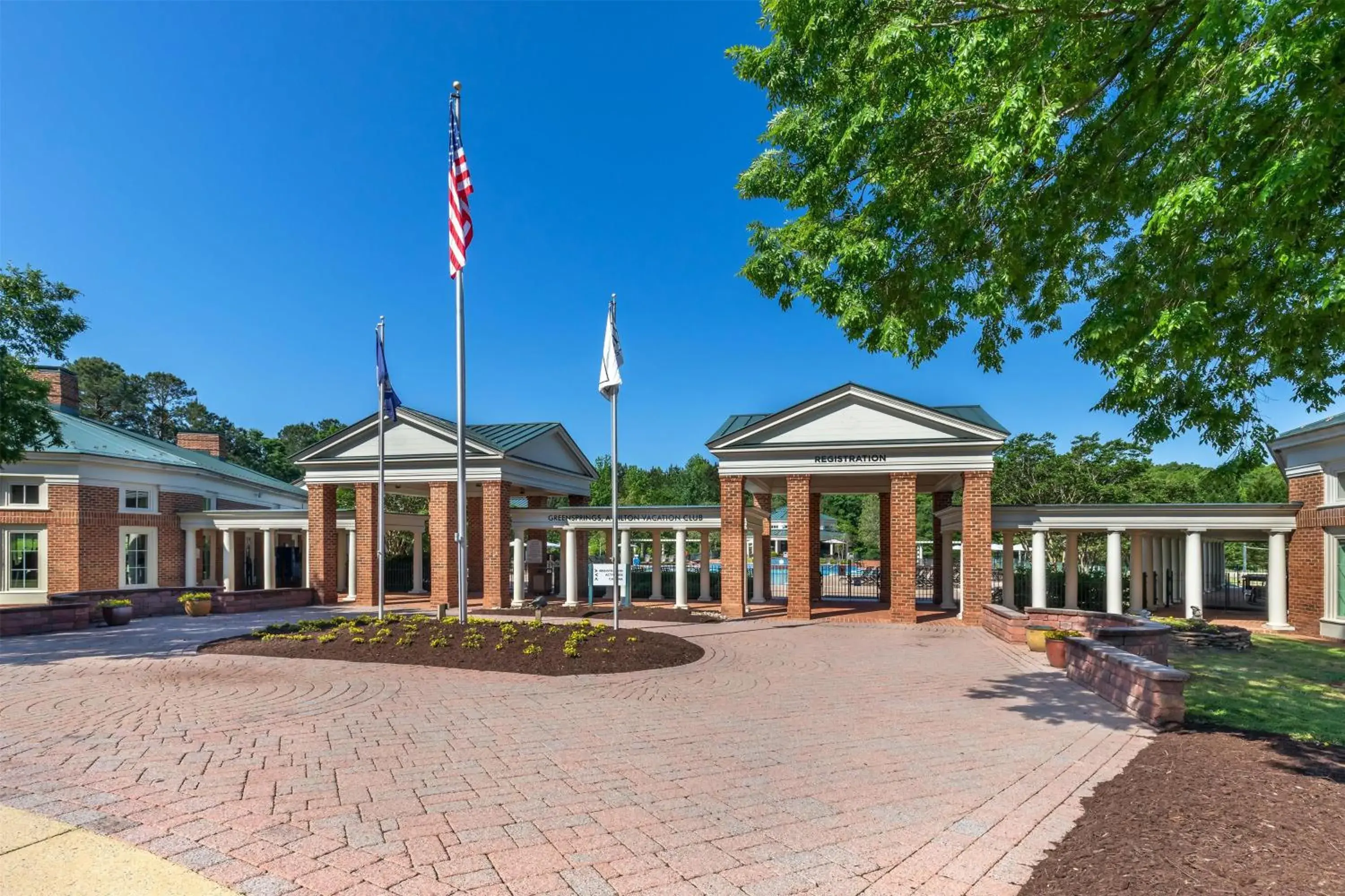 Property building in Hilton Vacation Club Greensprings Williamsburg Property building in Hilton Vacation Club Greensprings Williamsburg