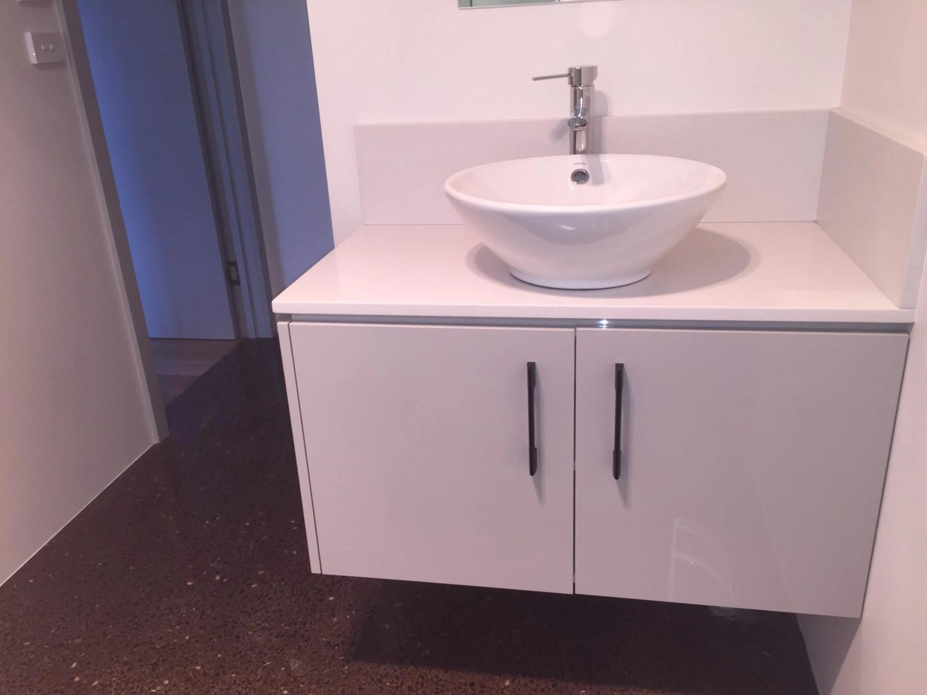 Two-Bedroom Apartment in Glenaire apartments at Pontifex