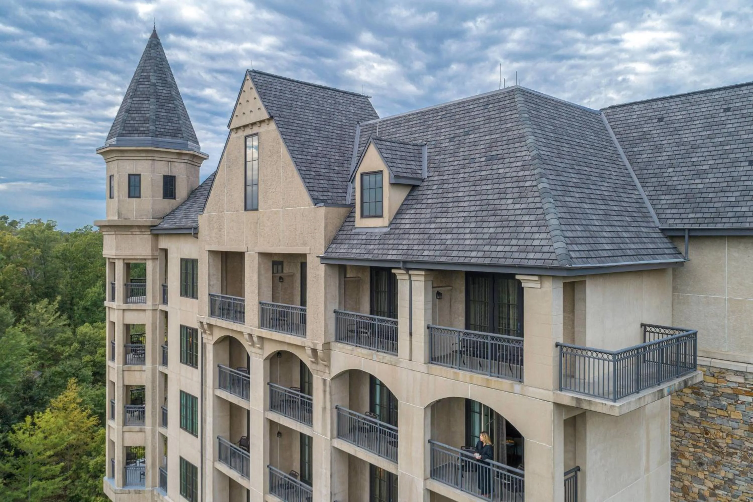 Photo of the whole room in Renaissance Birmingham Ross Bridge Golf Resort & Spa