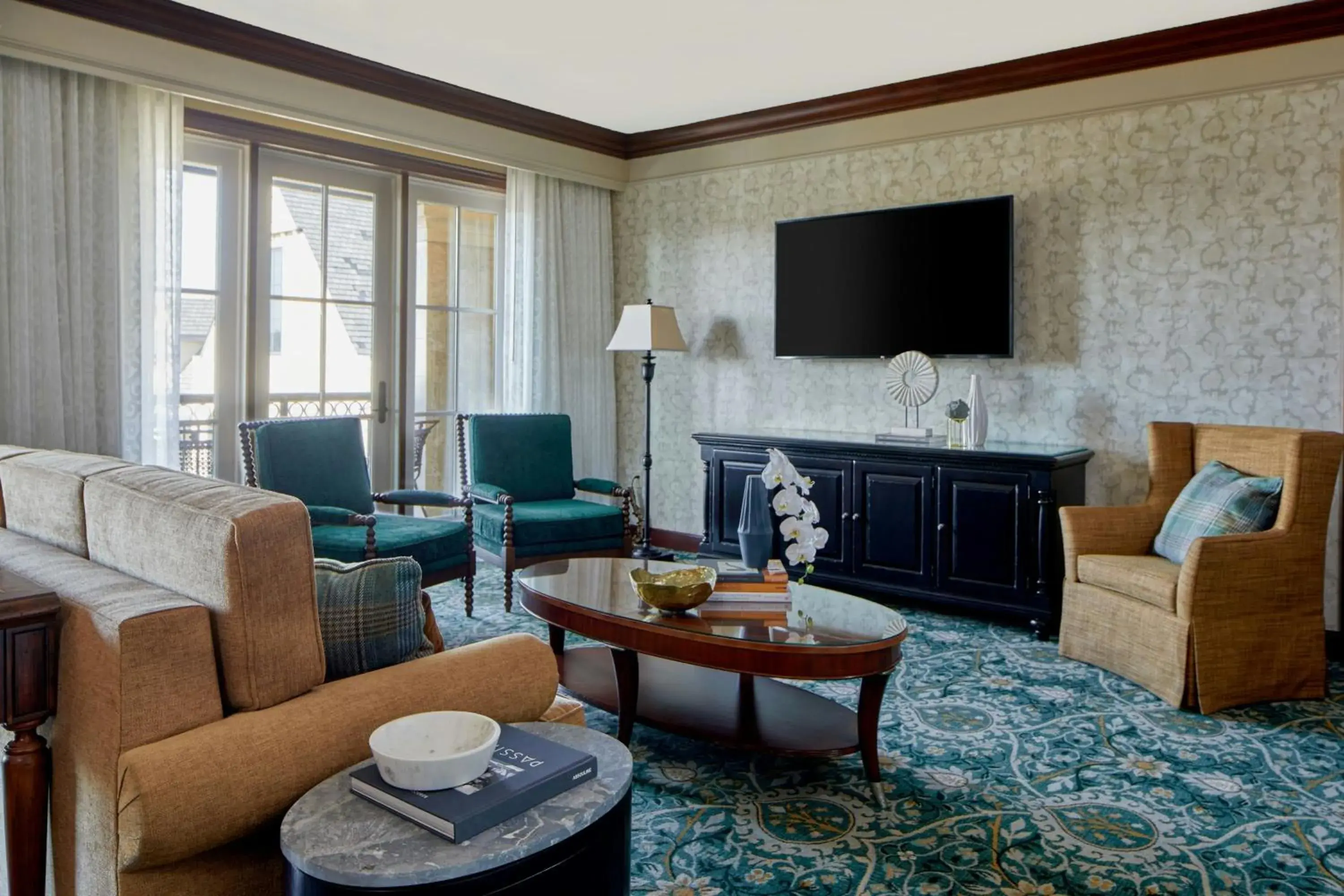 Living room in Renaissance Birmingham Ross Bridge Golf Resort & Spa Living room in Renaissance Birmingham Ross Bridge Golf Resort & Spa