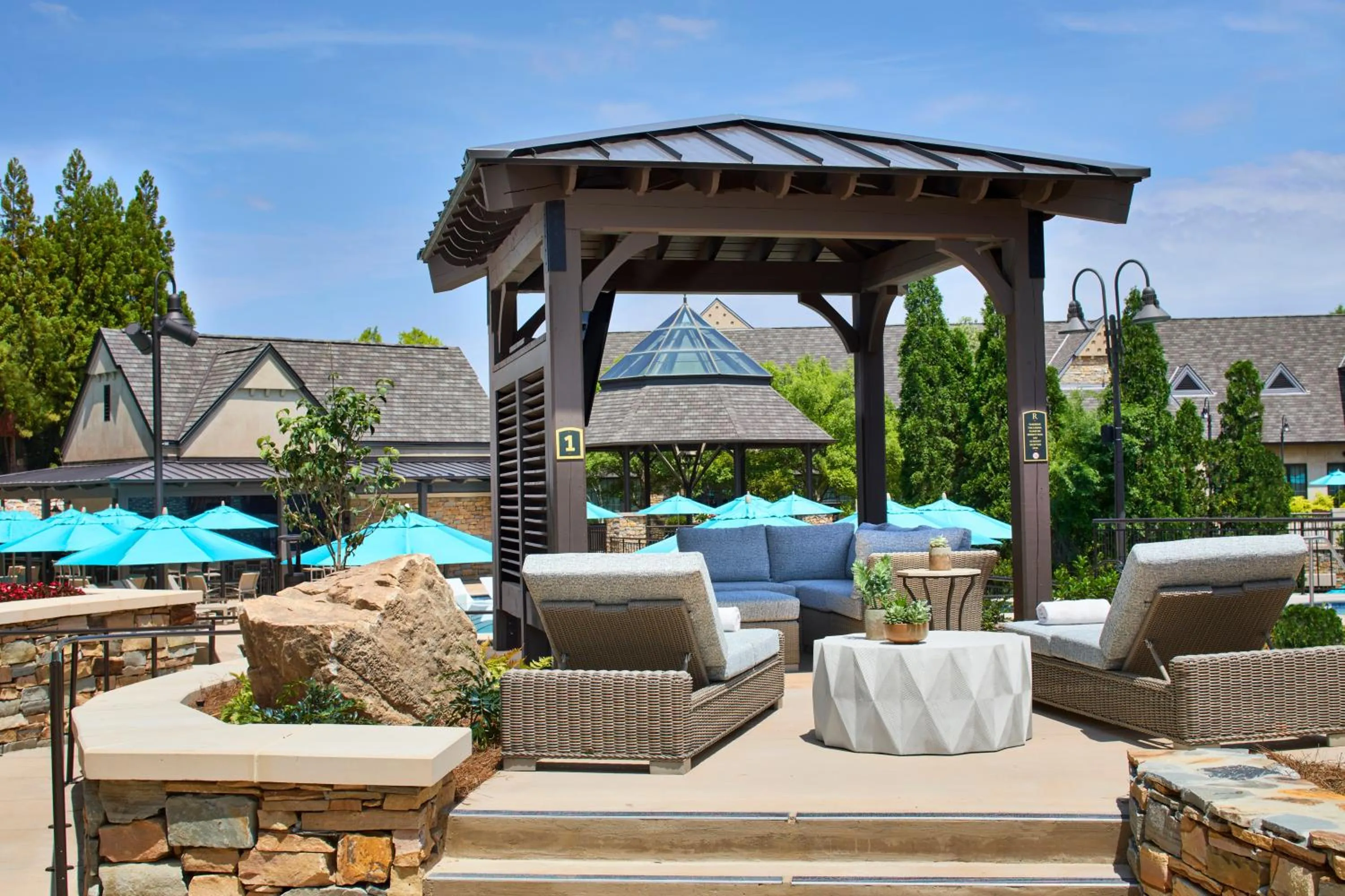 Patio in Renaissance Birmingham Ross Bridge Golf Resort & Spa