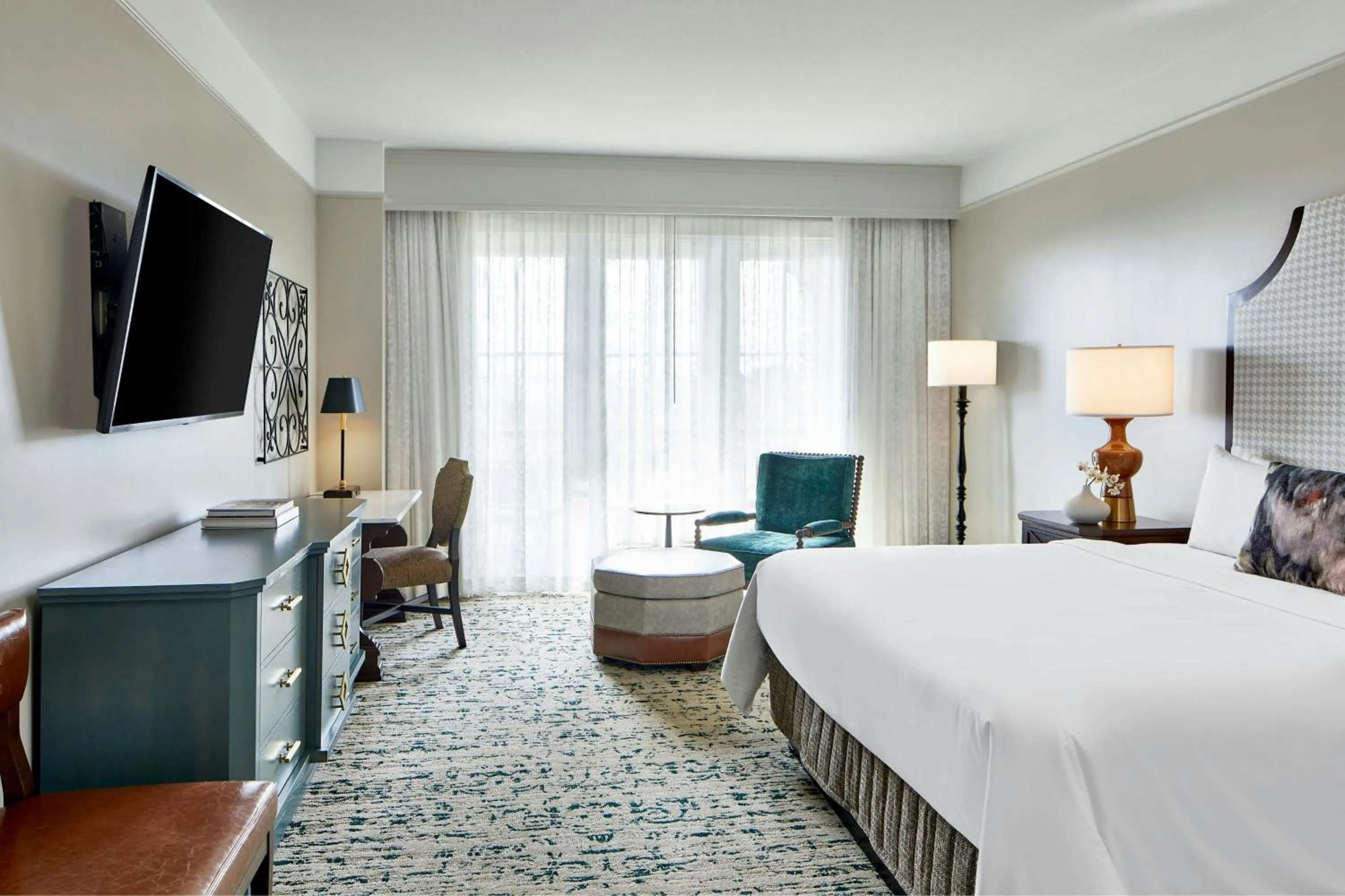 Photo of the whole room, Bed in Renaissance Birmingham Ross Bridge Golf Resort & Spa