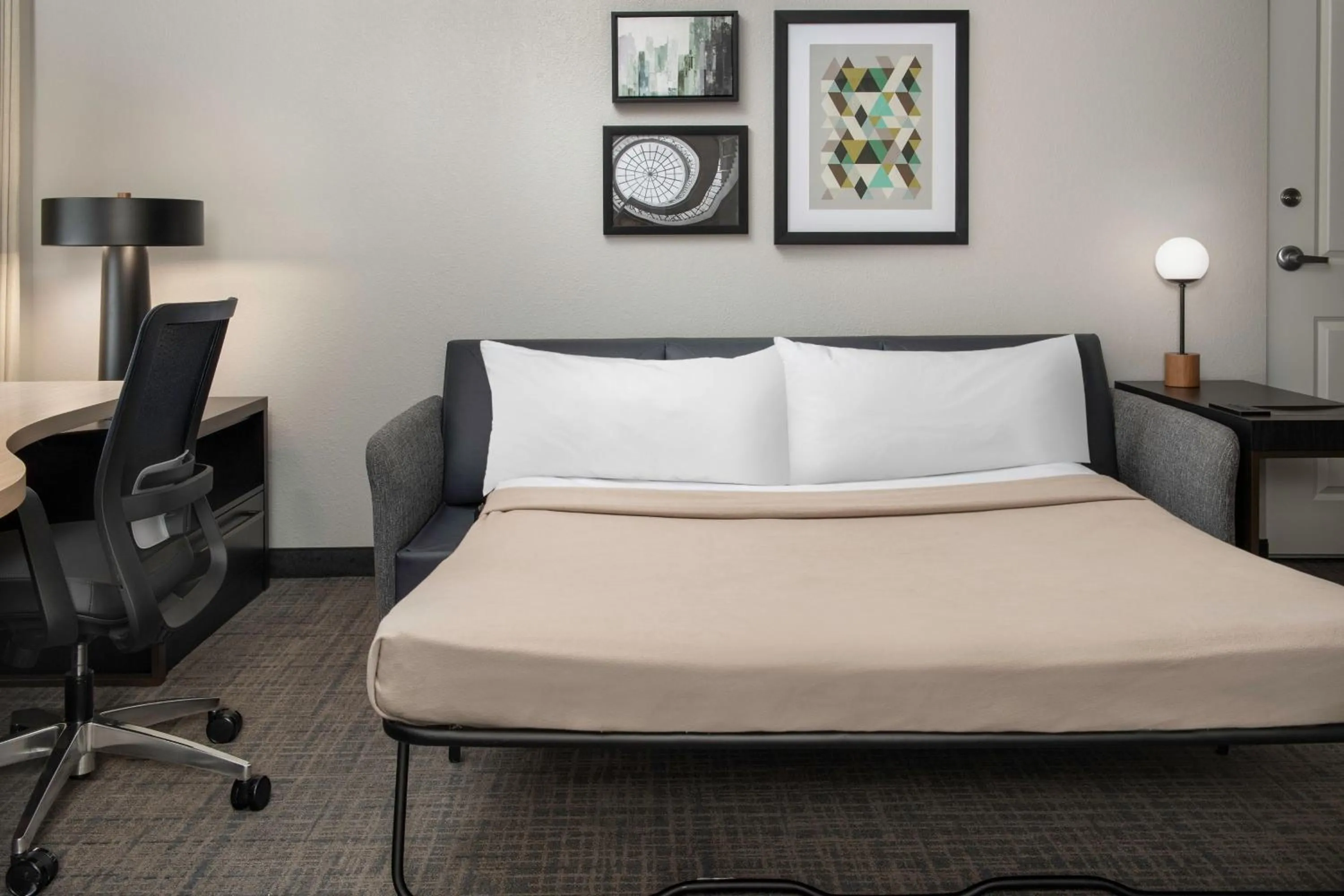 Living room, Bed in Residence Inn Birmingham Hoover