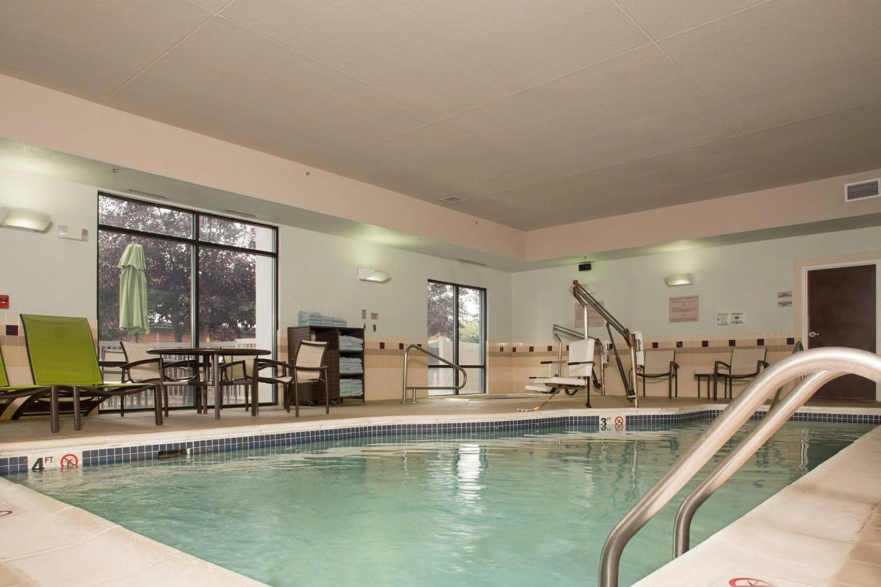 Swimming pool in SpringHill Suites by Marriott Billings