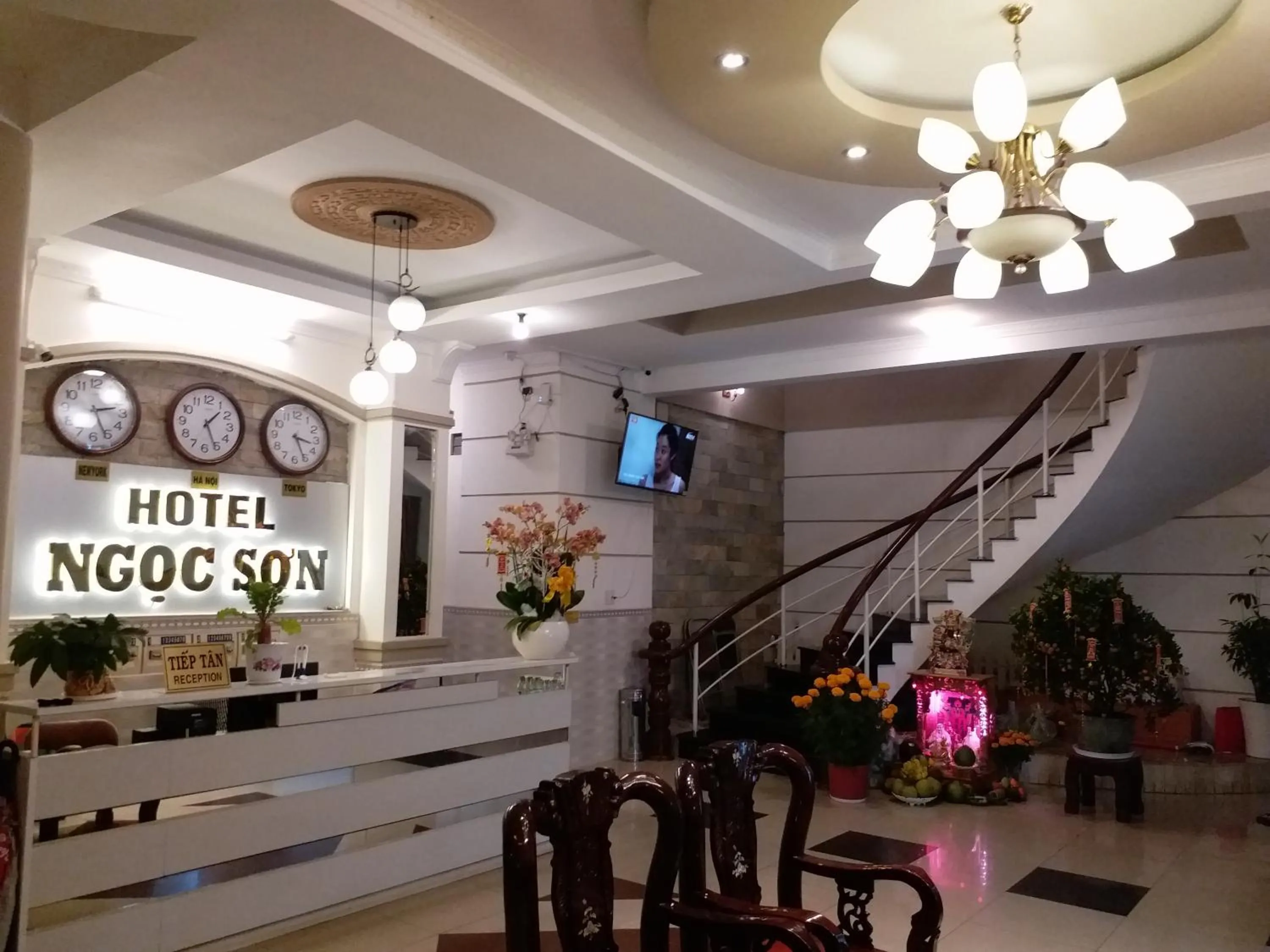 Ngoc Son Hotel