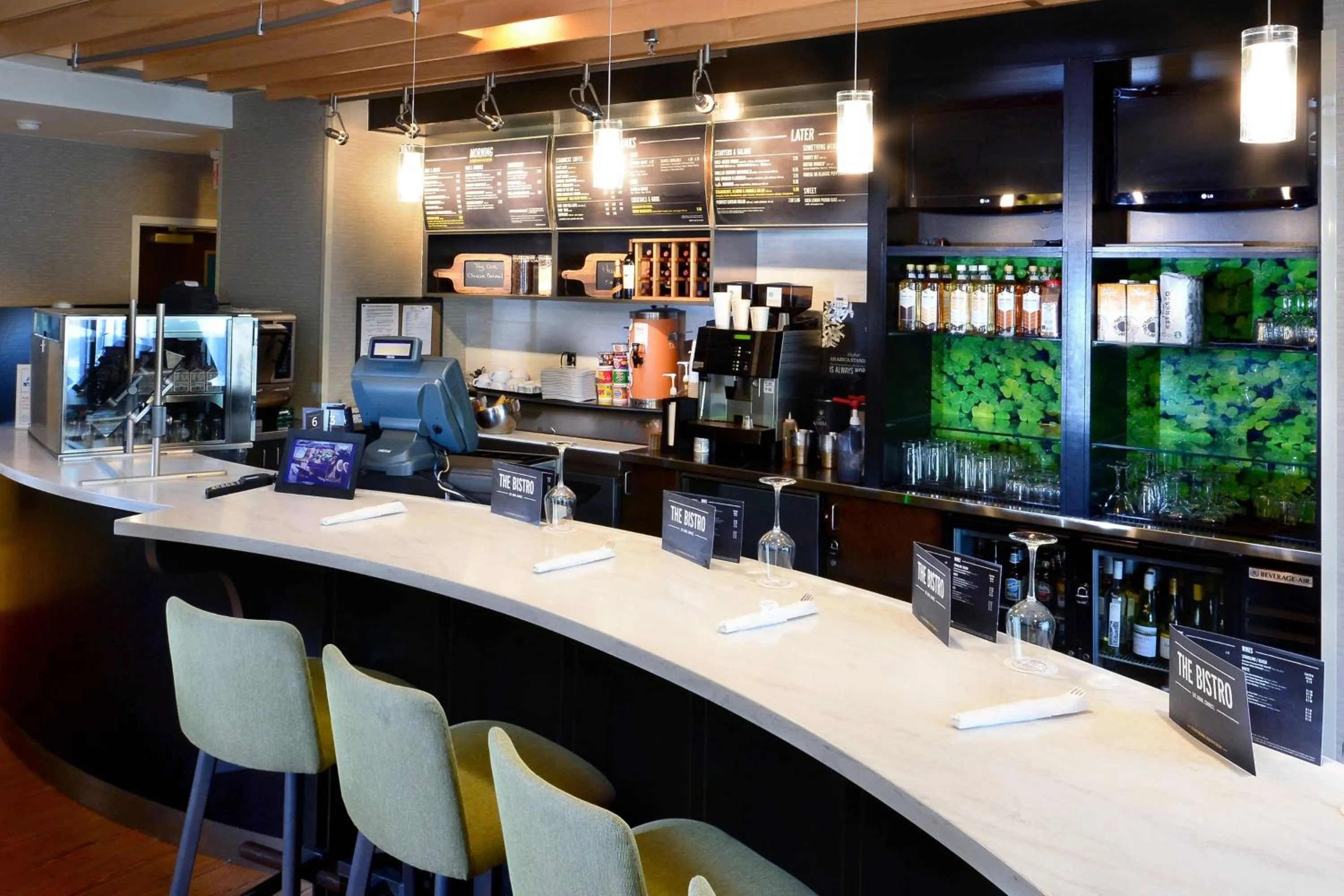 Lounge or bar in Courtyard Beckley