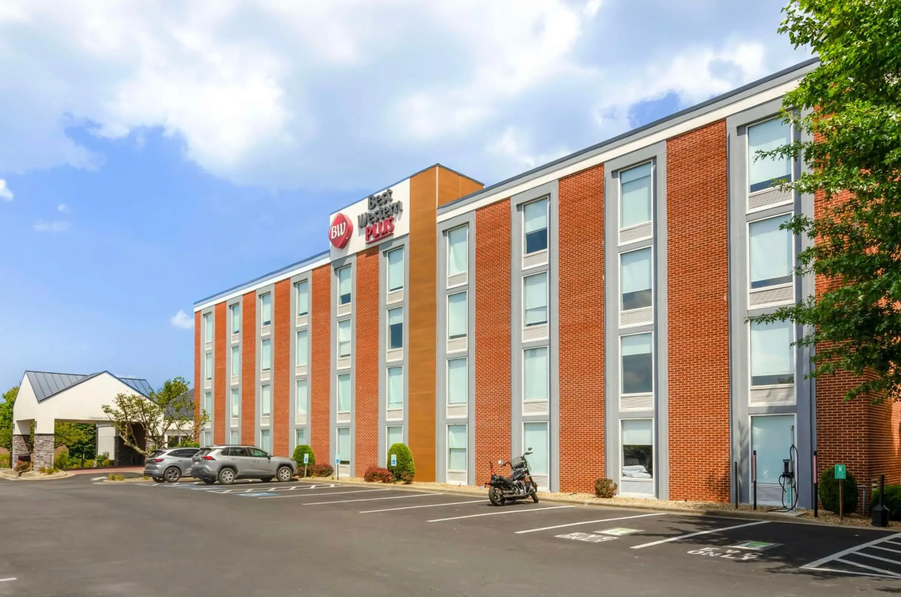Property building in Best Western Plus Beckley Inn Property building in Best Western Plus Beckley Inn