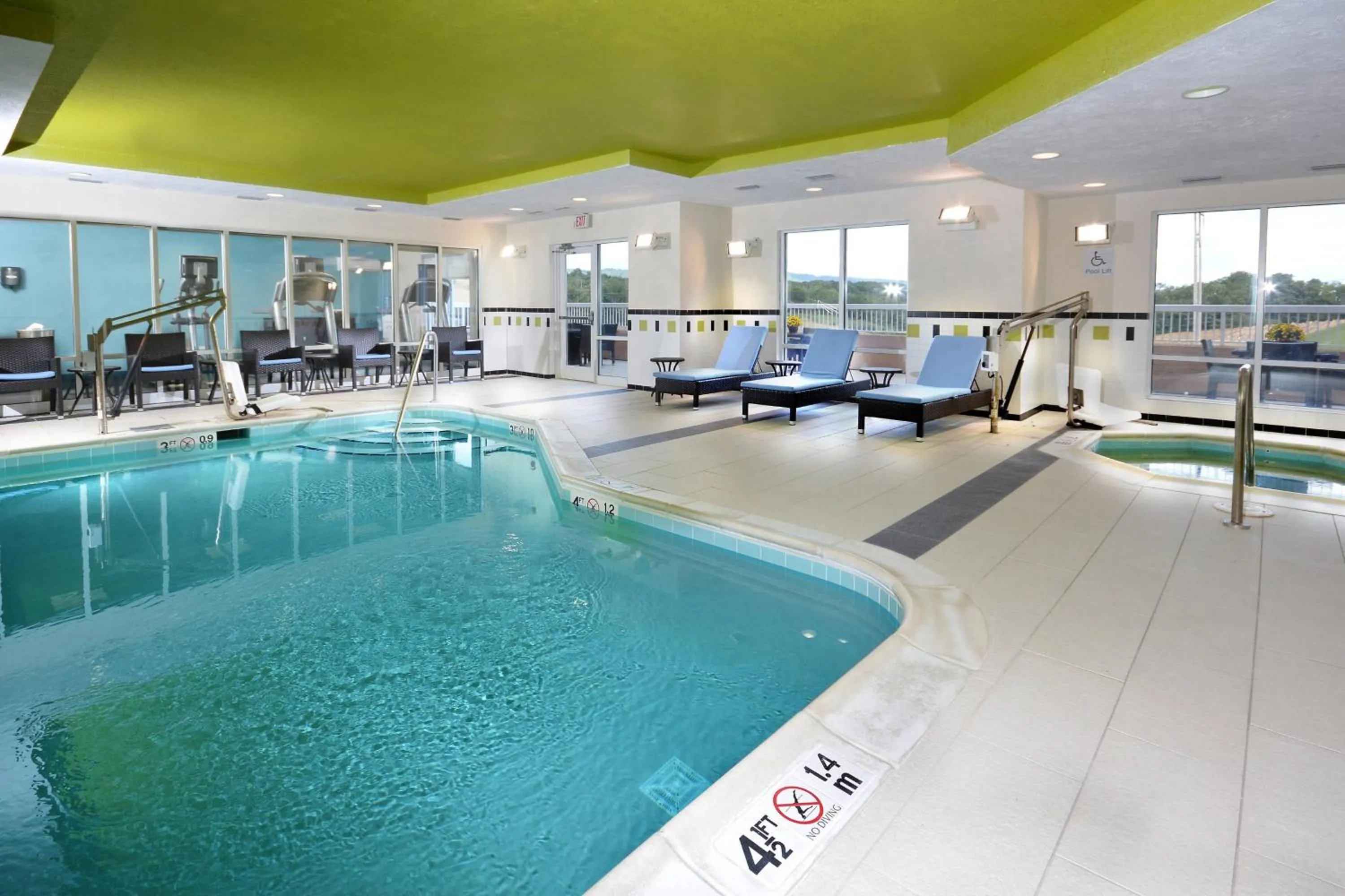 Swimming pool in Fairfield Inn & Suites Wytheville