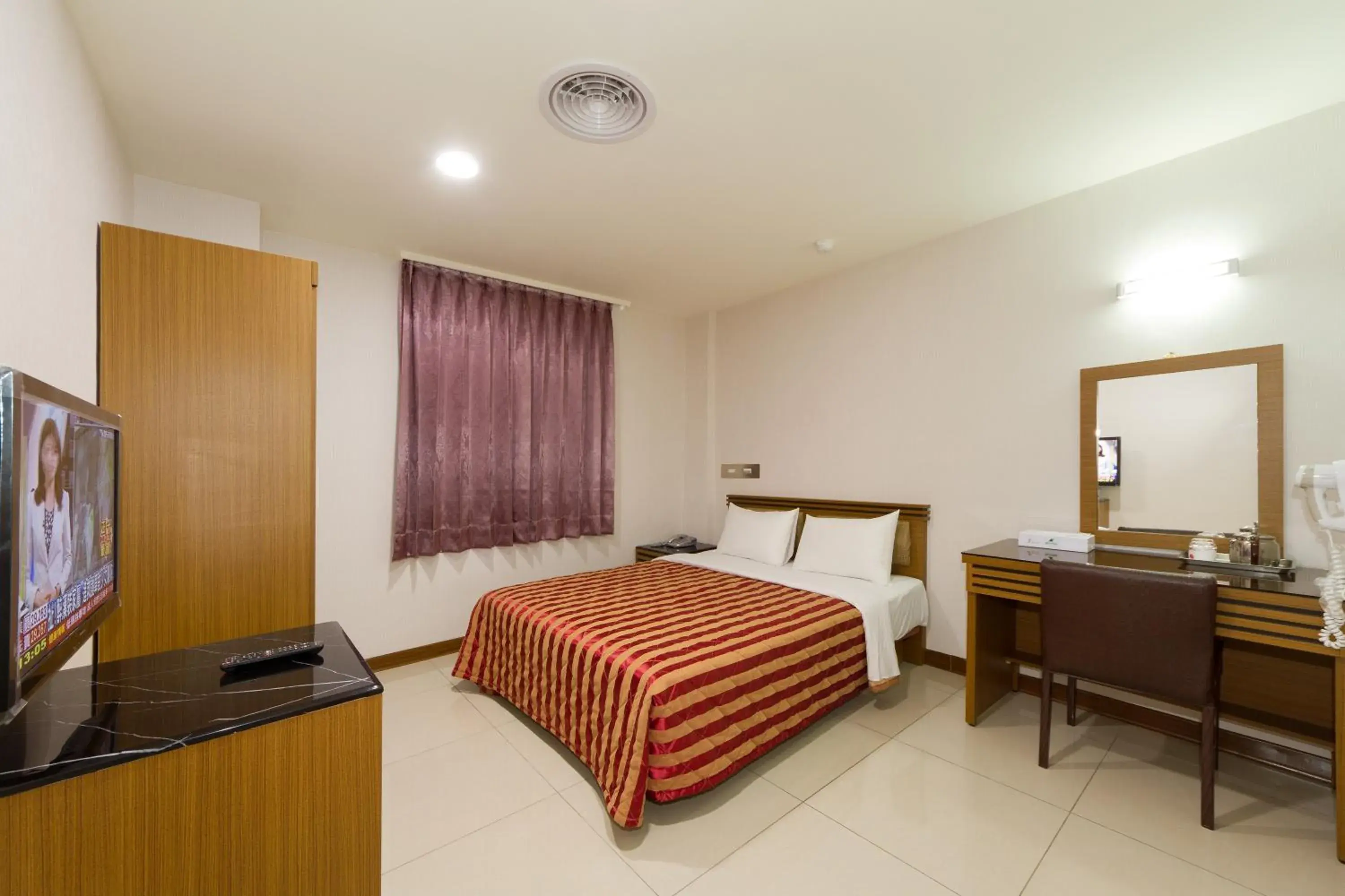 Standard Double Room in Songshan Hotel Standard Double Room in Songshan Hotel