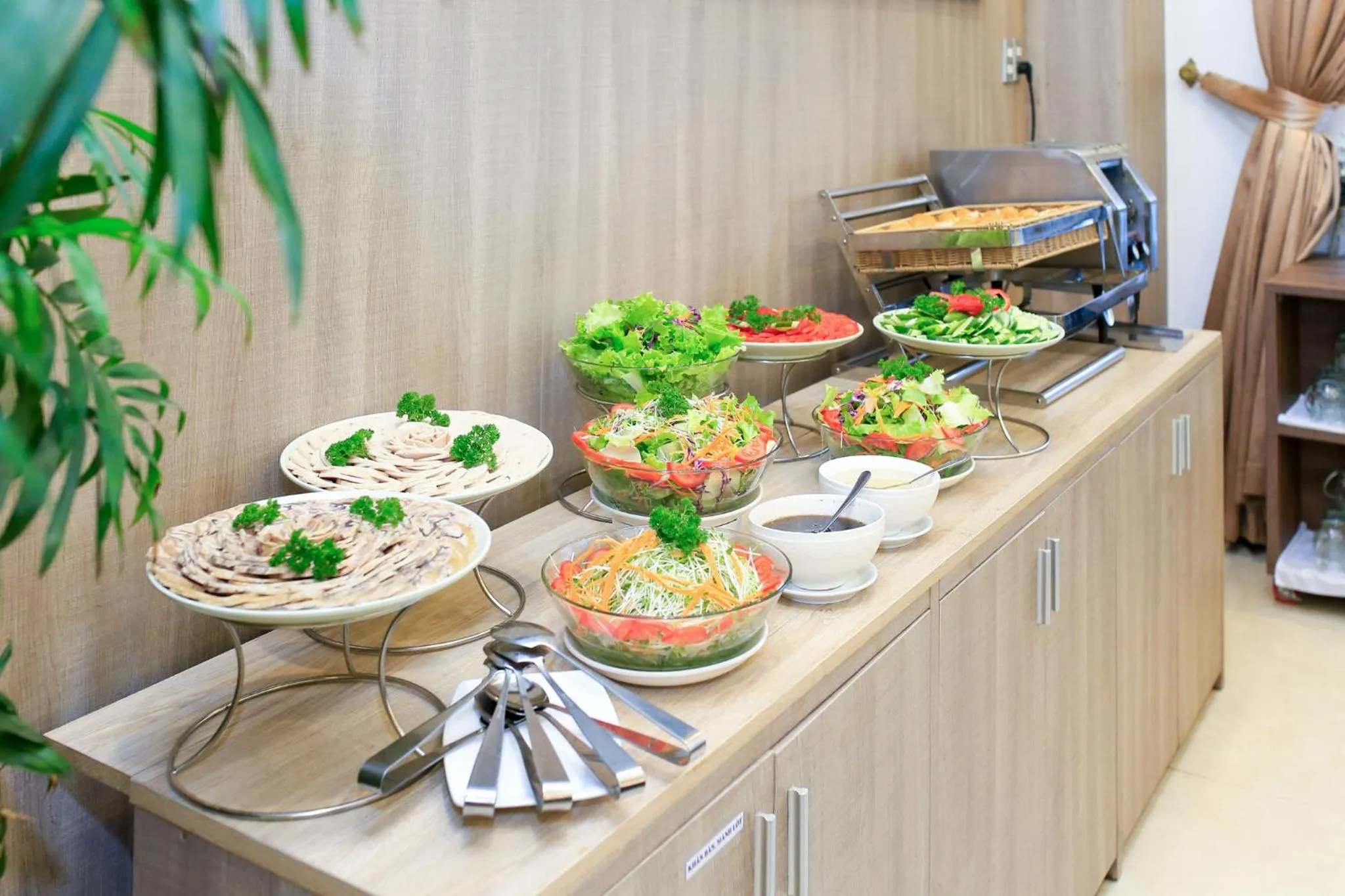 Kitchen or kitchenette in Mai Thang Hotel Da Lat