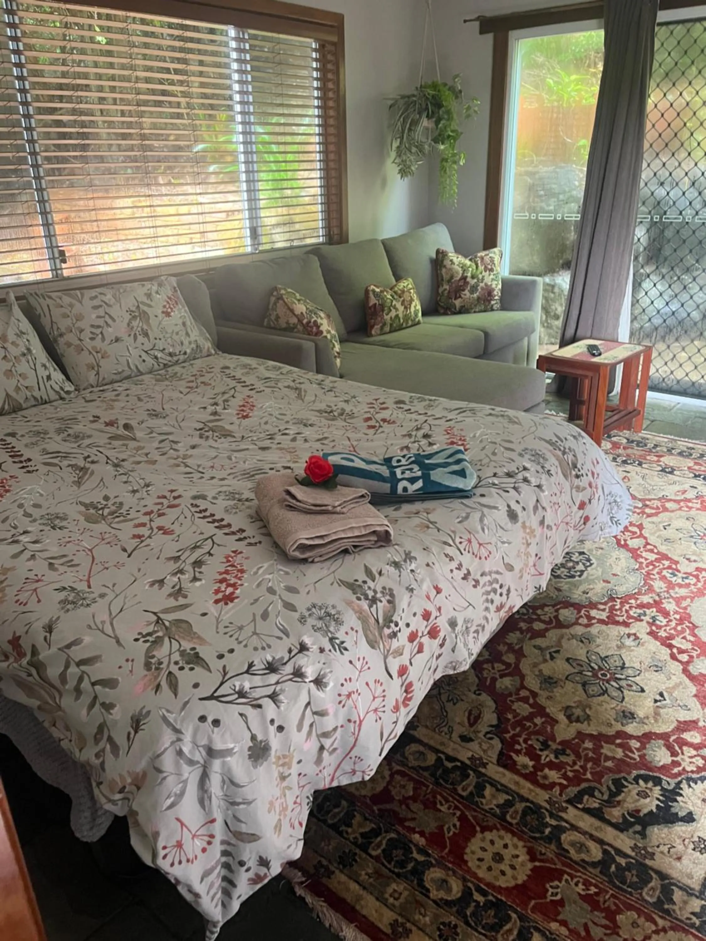 Seating area, Bed in Whitsundays Retreat