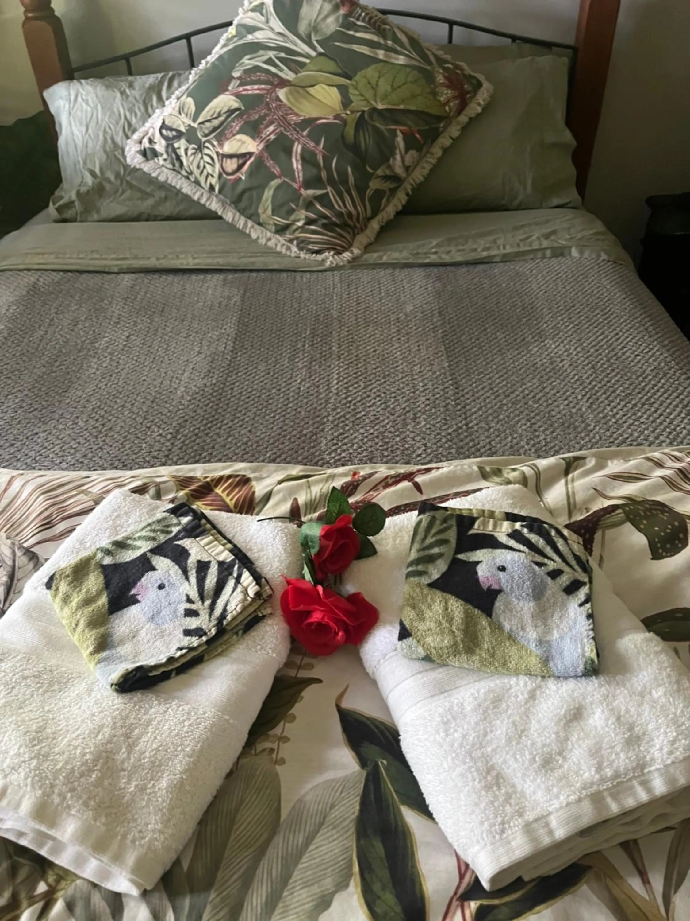 Bedroom, Bed in Whitsundays Retreat