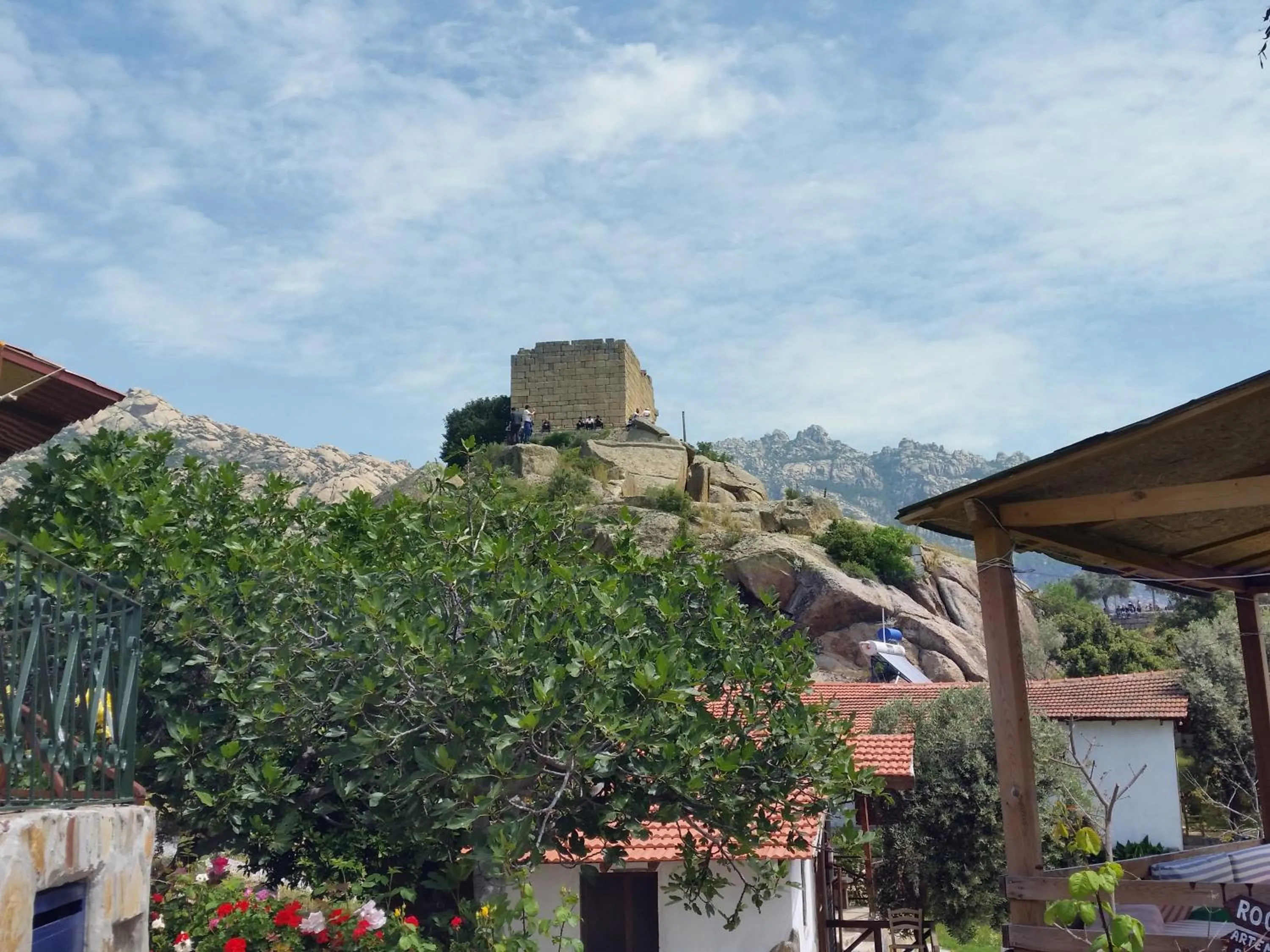 Garden in Selenes Pansiyon