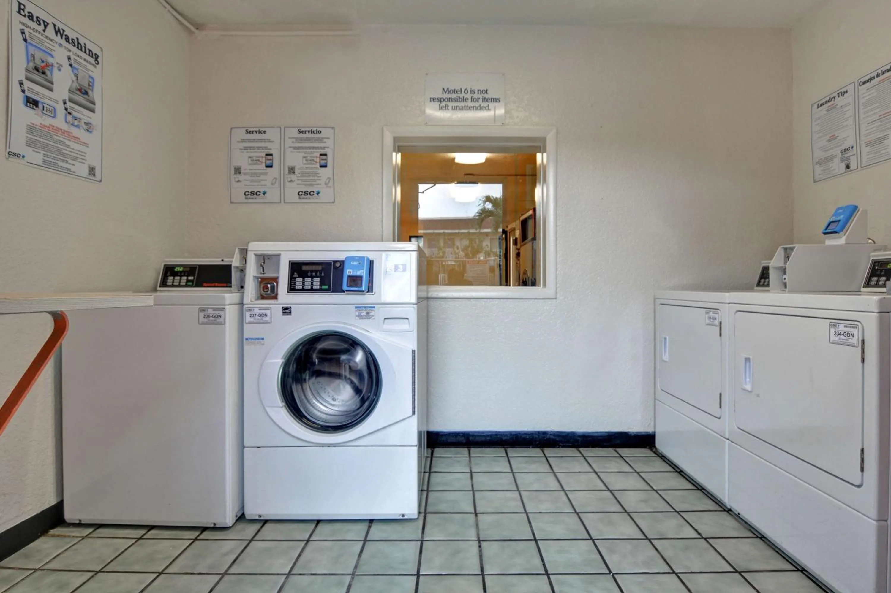 Property building in Motel 6 Dania Beach