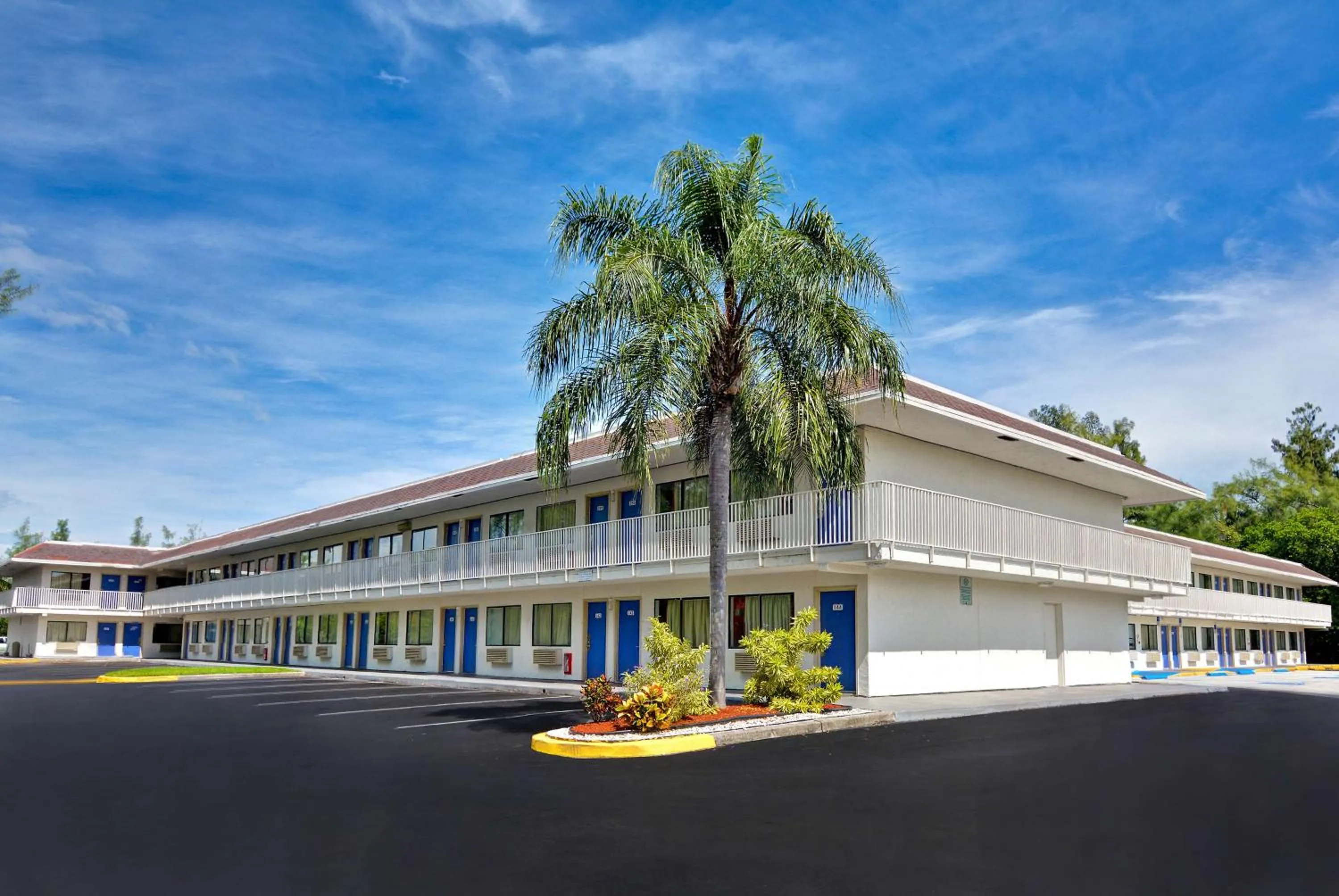Property building in Motel 6 Dania Beach