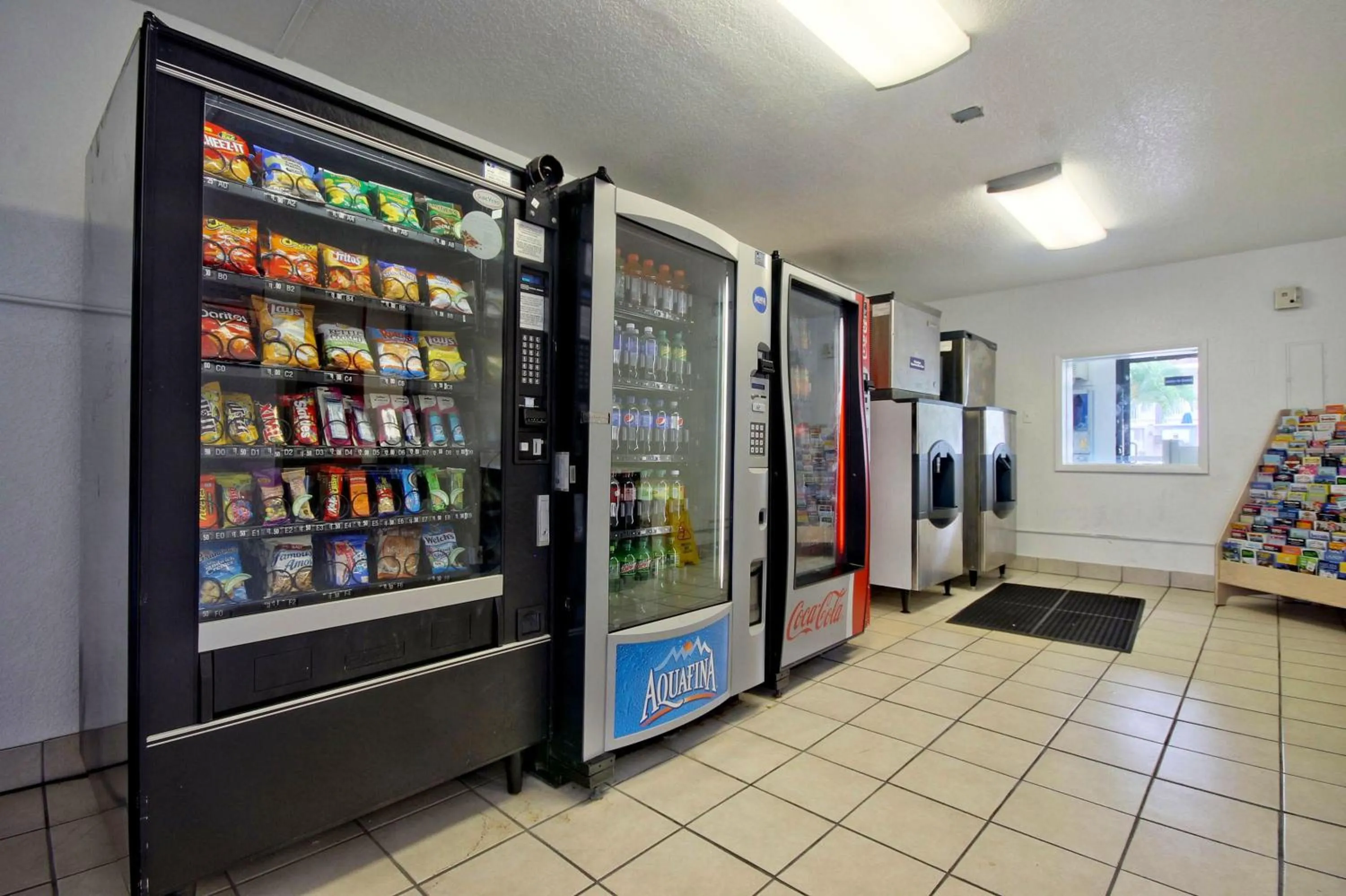 On-site shops in Motel 6 Dania Beach