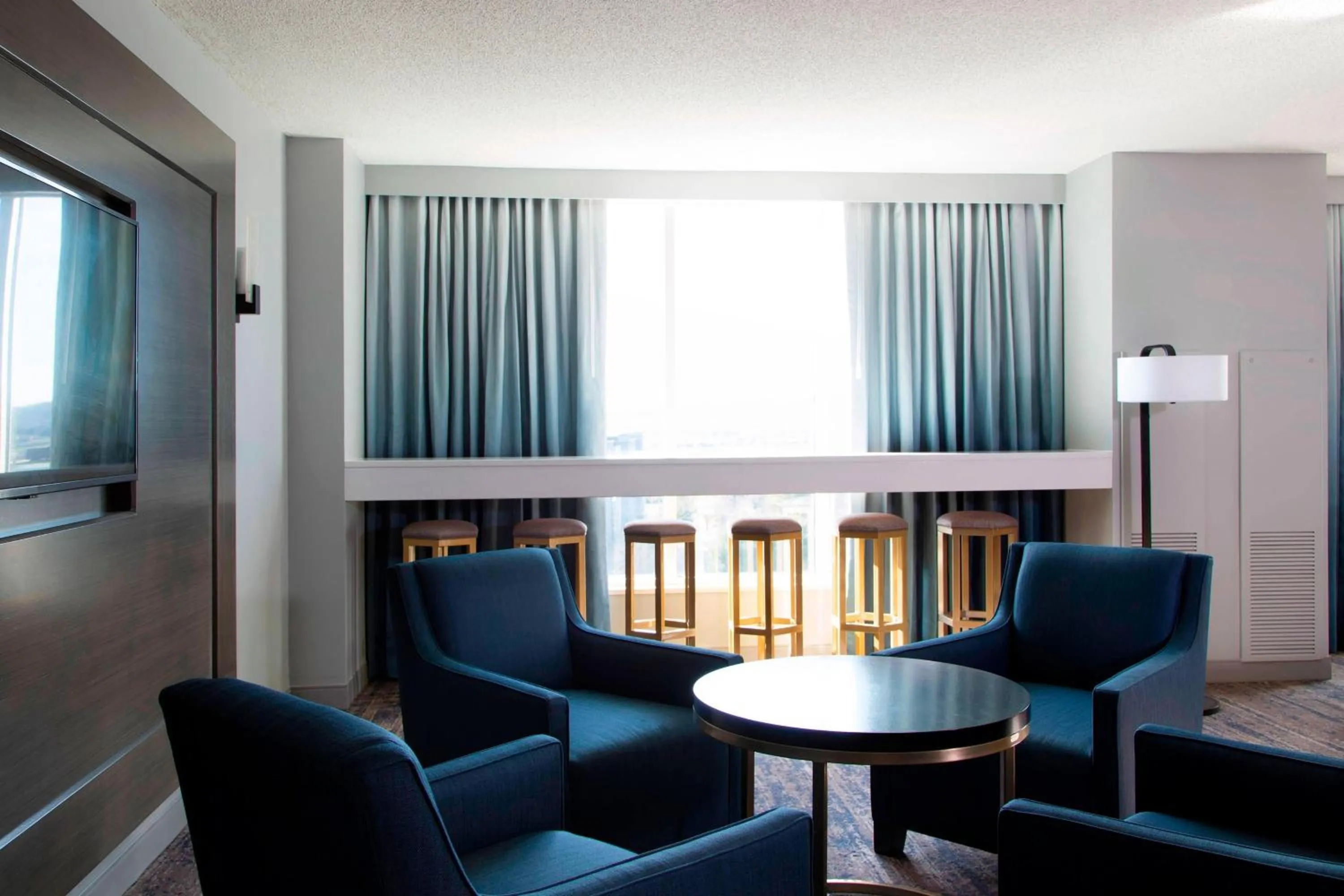 Lounge or bar in Franklin Marriott Cool Springs