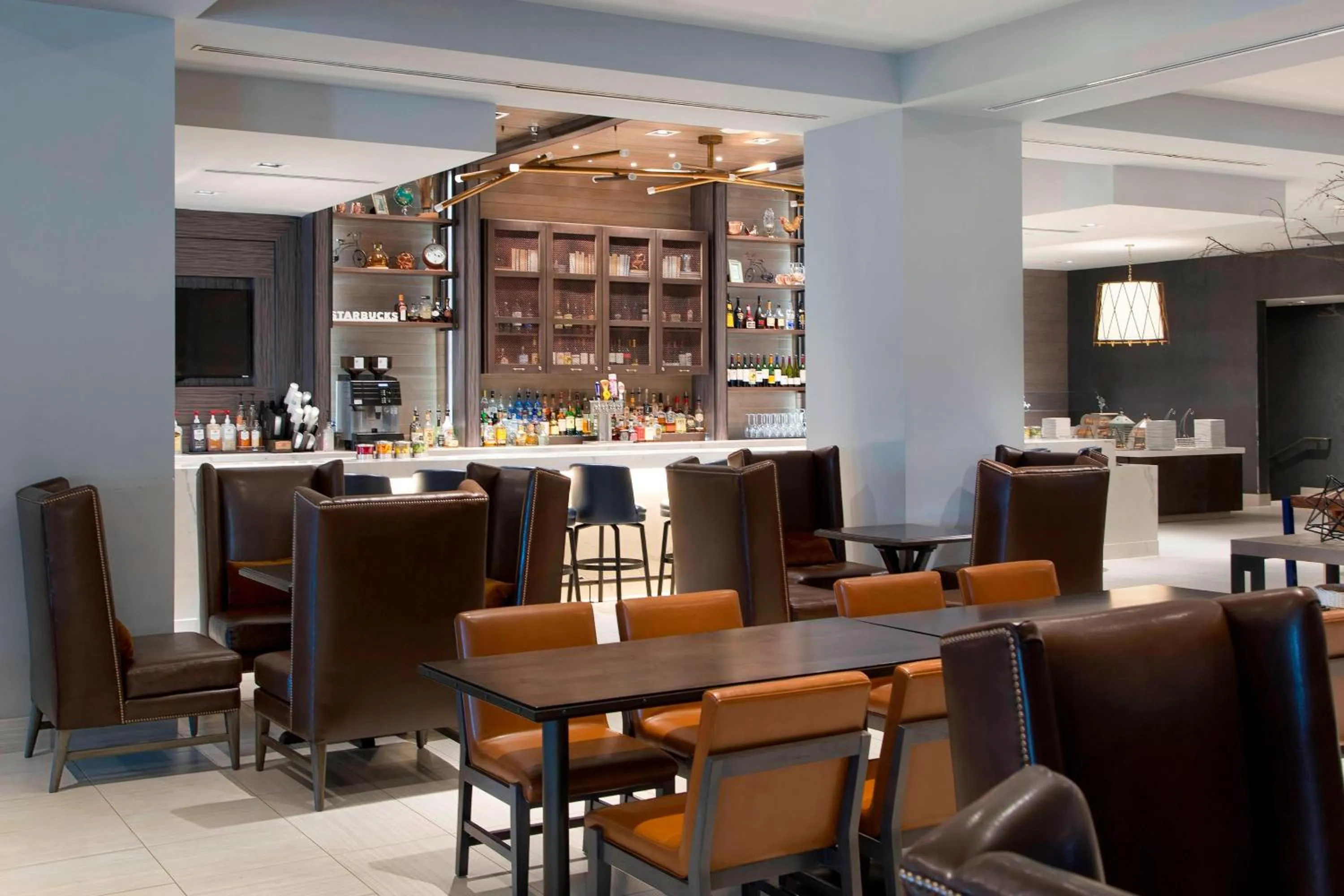 Lounge or bar in Franklin Marriott Cool Springs