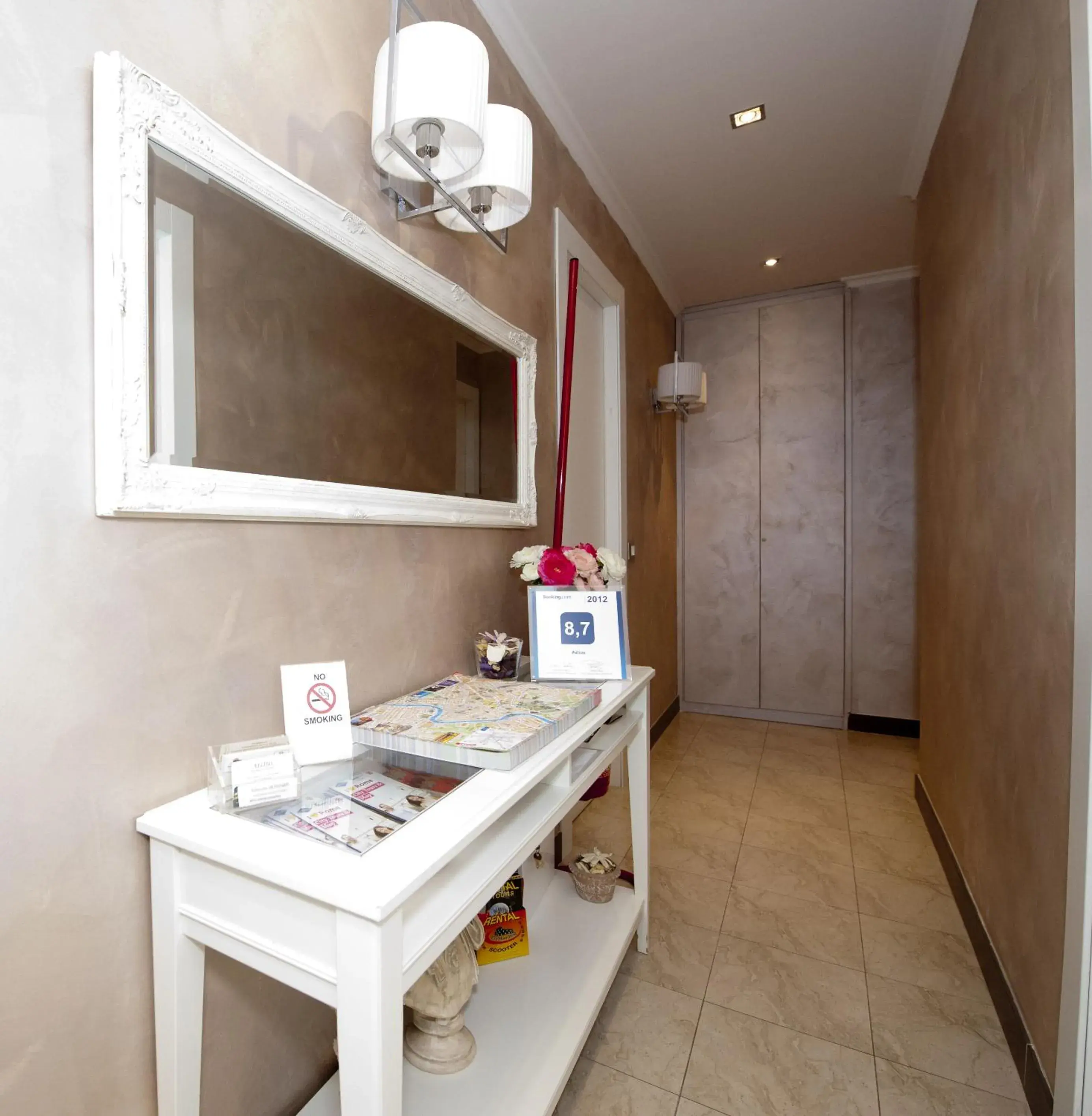 Facade/entrance in Aelius Facade/entrance in Aelius