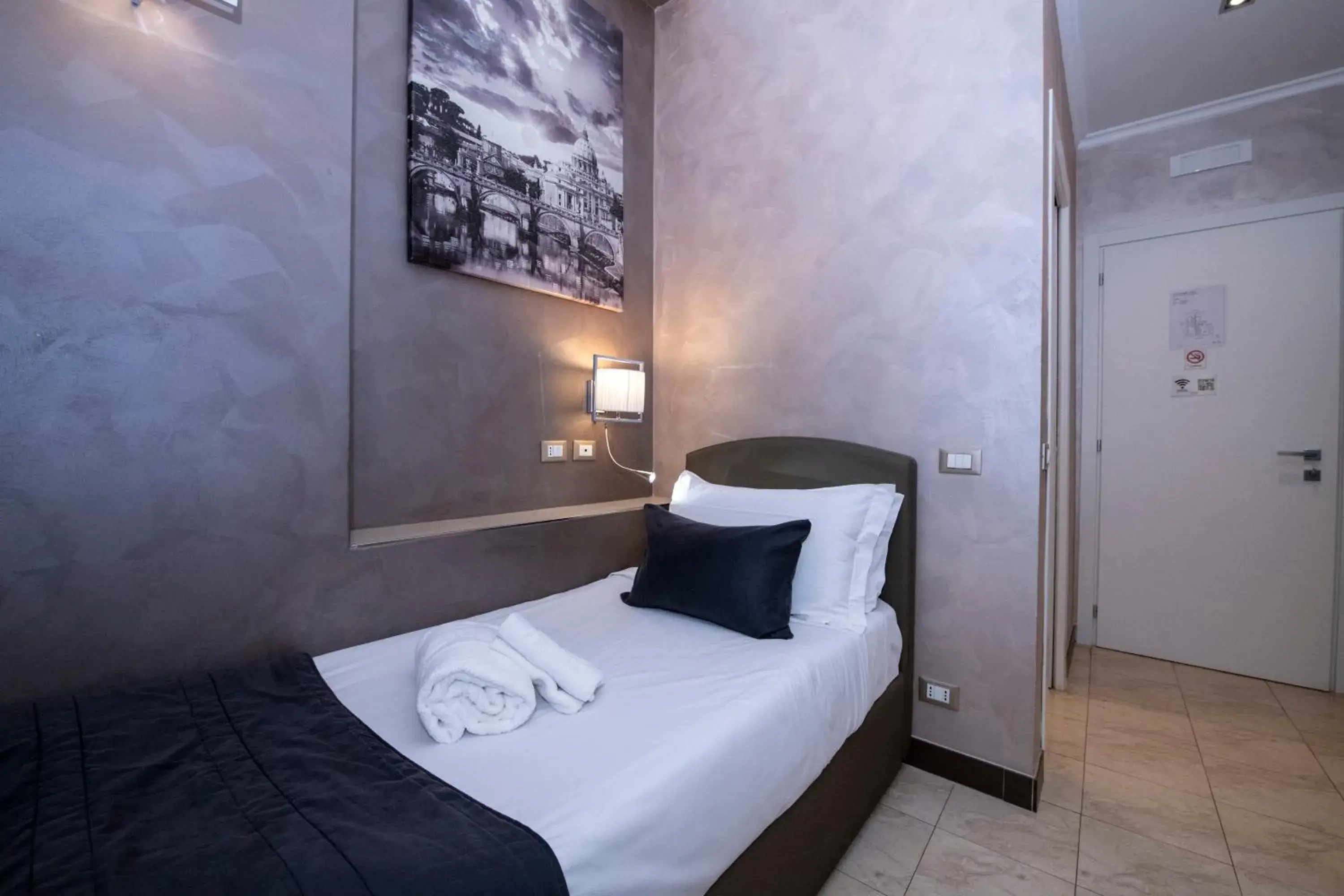 Bedroom, Bed in Aelius Bedroom, Bed in Aelius