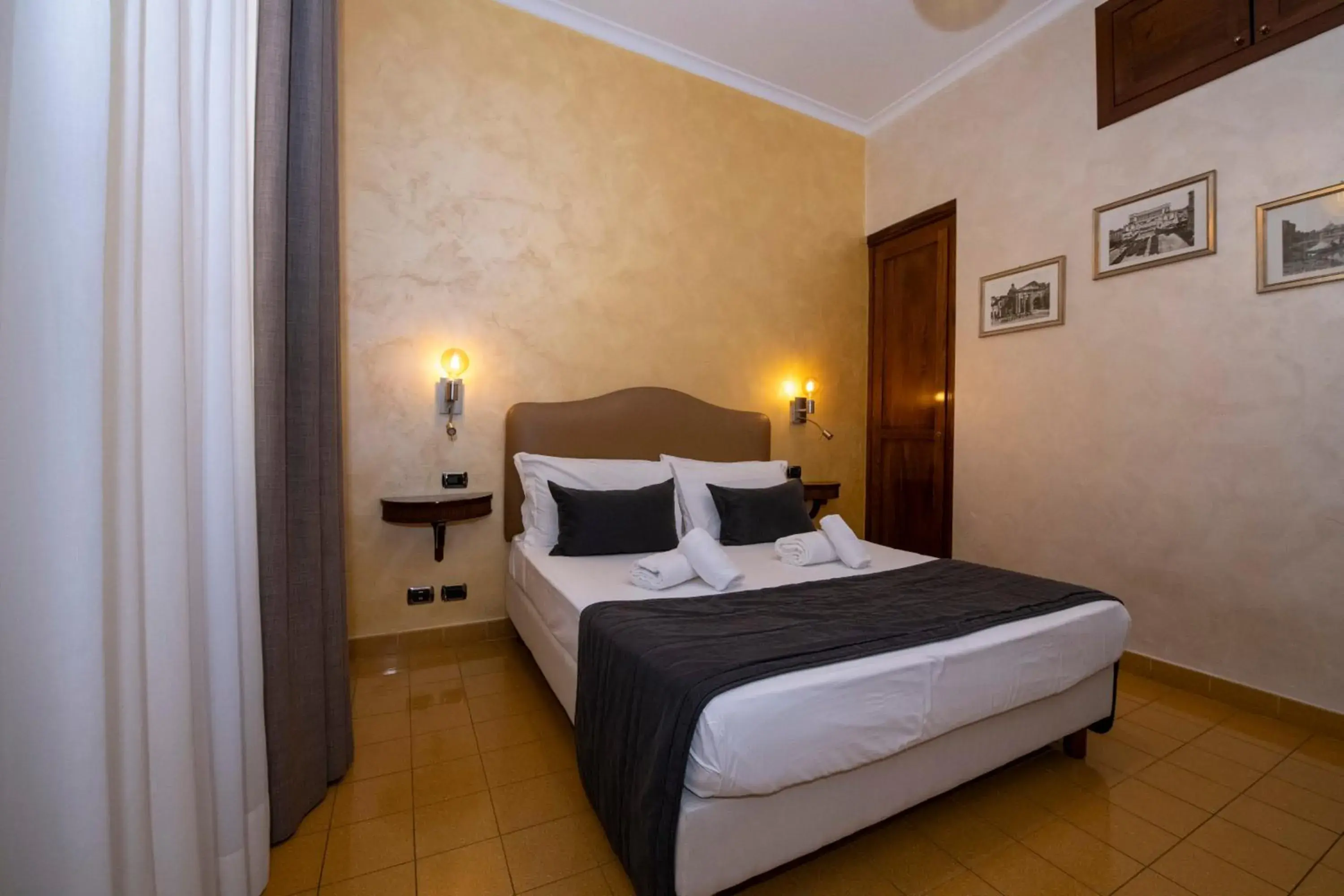 Bedroom, Bed in Aelius Bedroom, Bed in Aelius