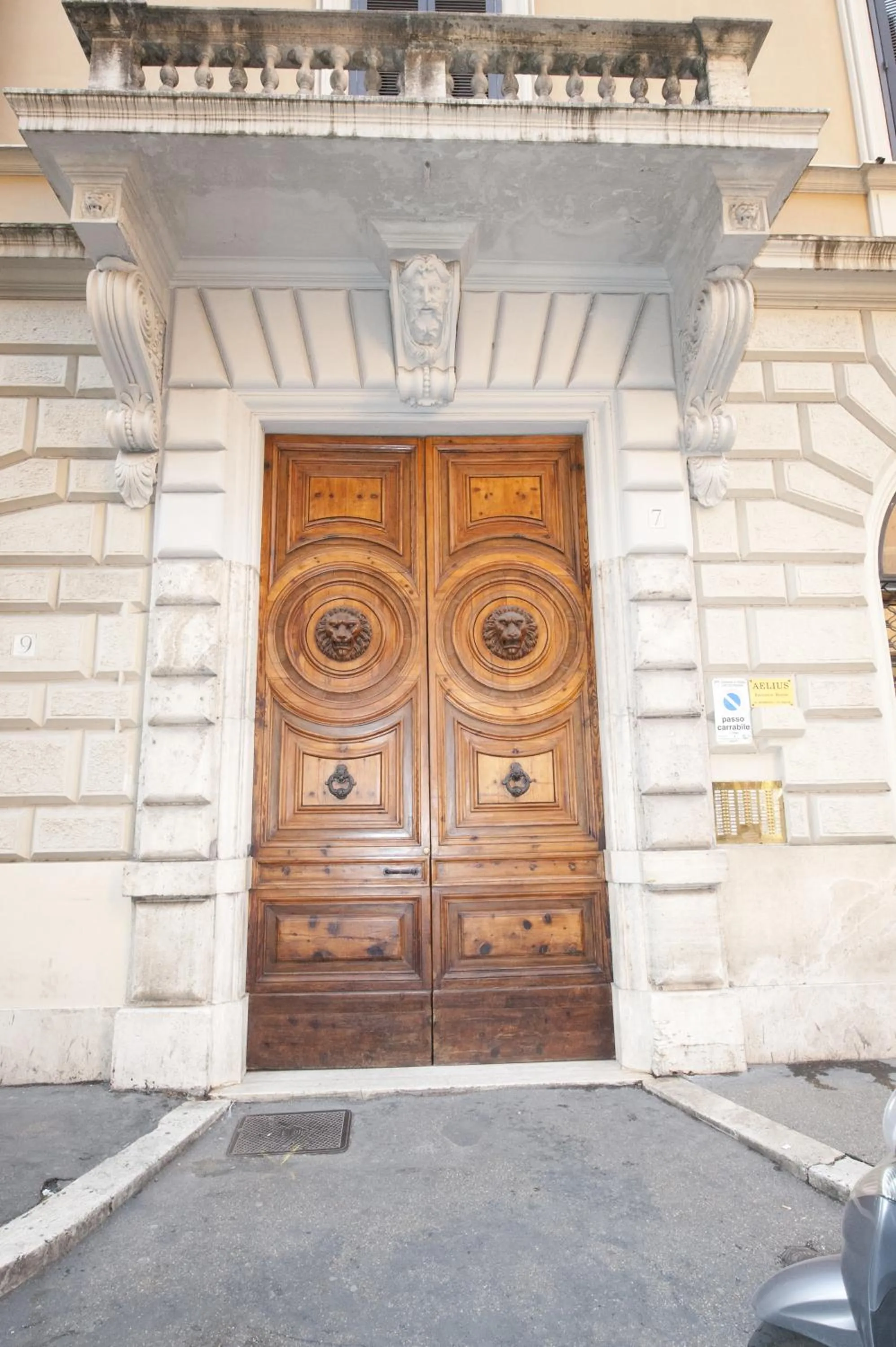 Facade/entrance in Aelius