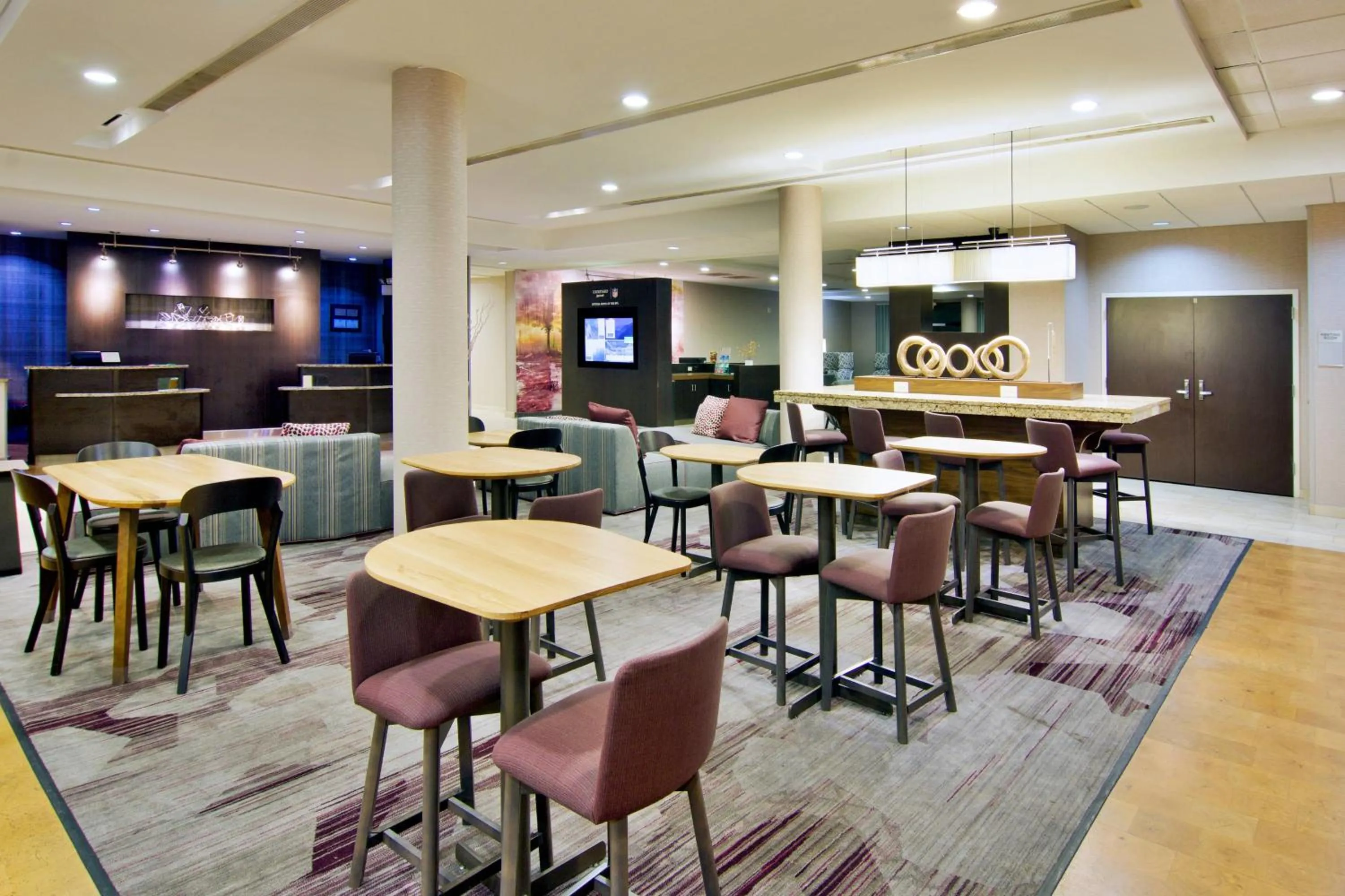 Restaurant/places to eat in Courtyard by Marriott Clarksville