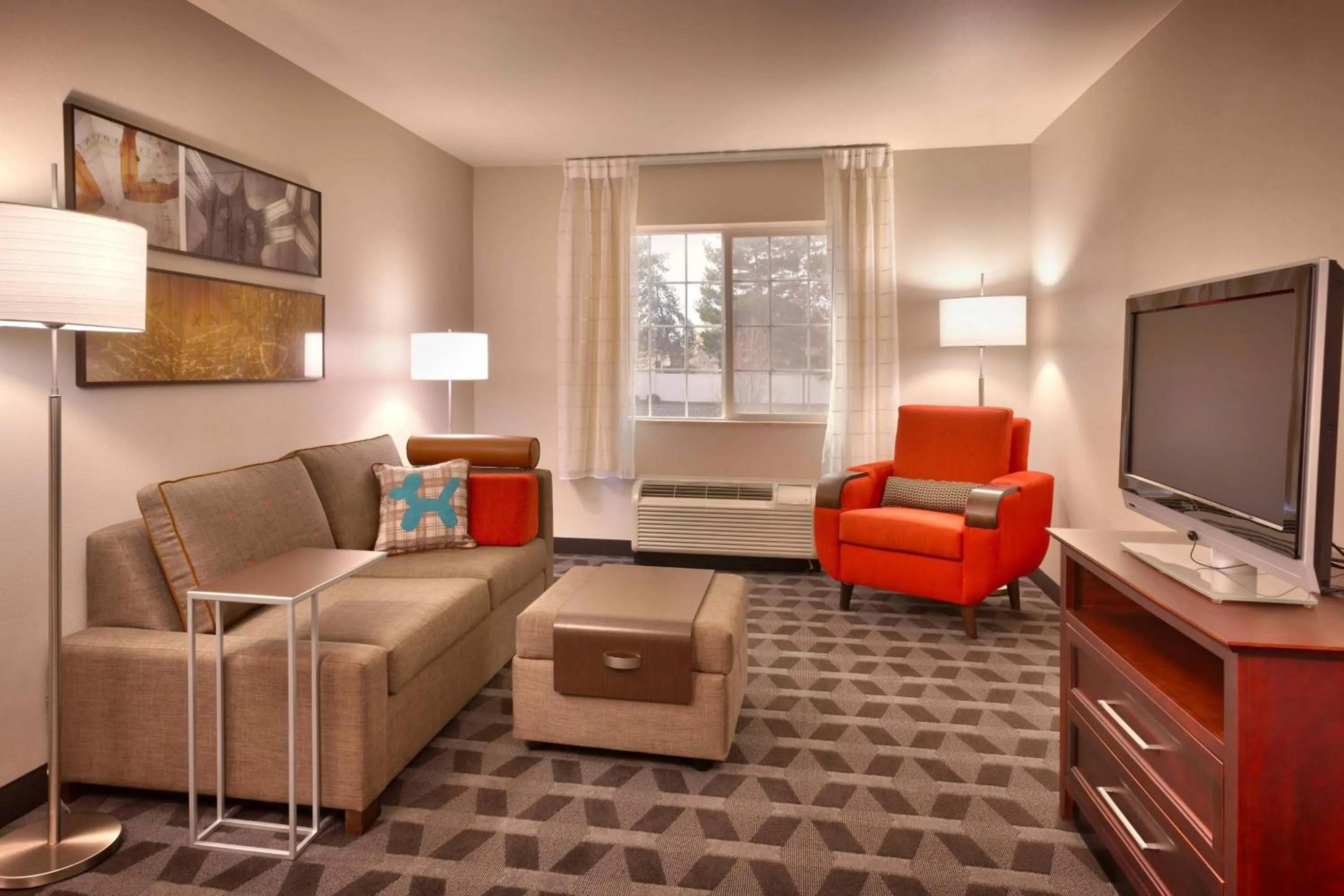 Living room in TownePlace Suites Boise West / Meridian