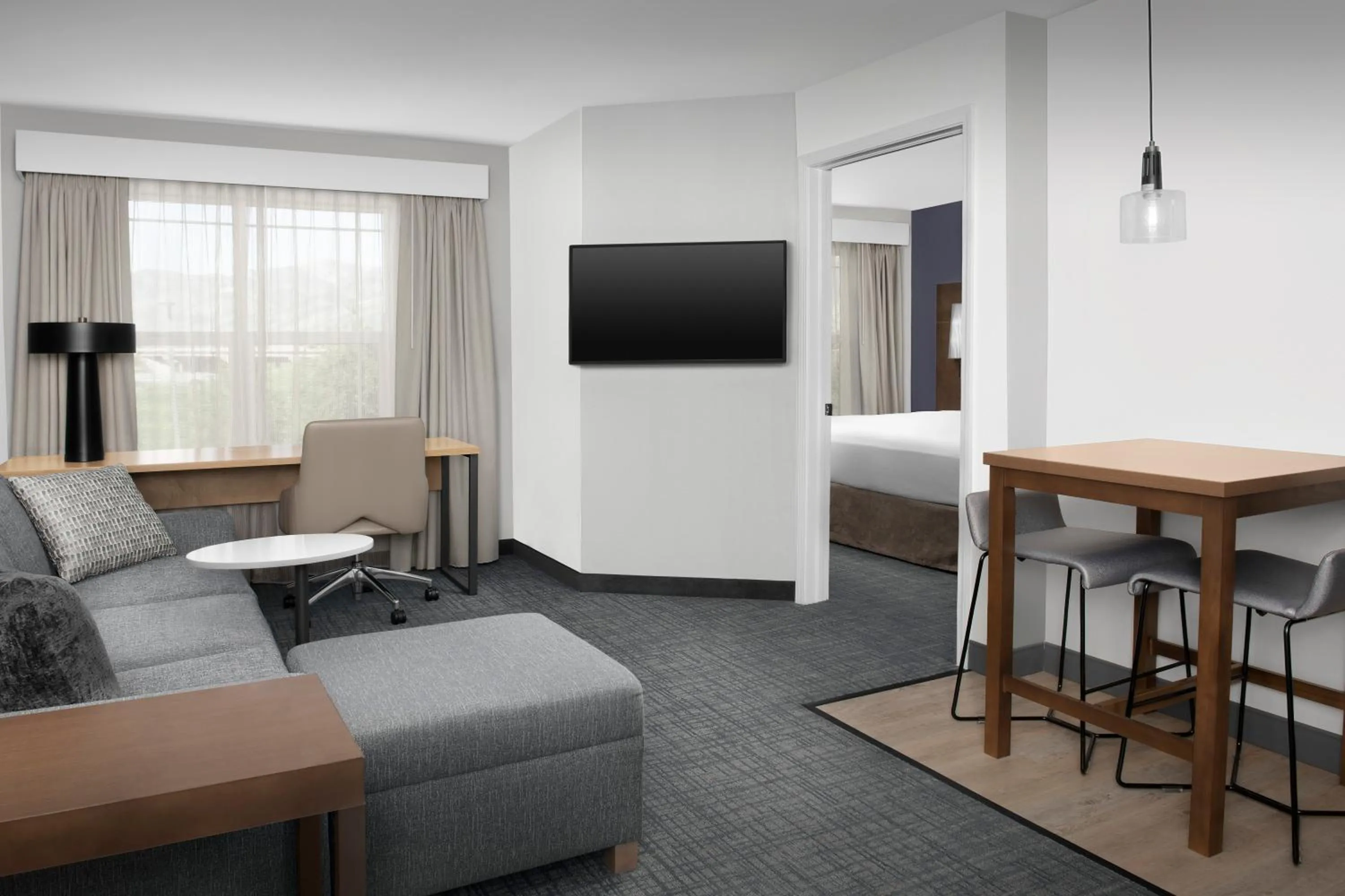 Living room, Bed in Residence Inn Bozeman