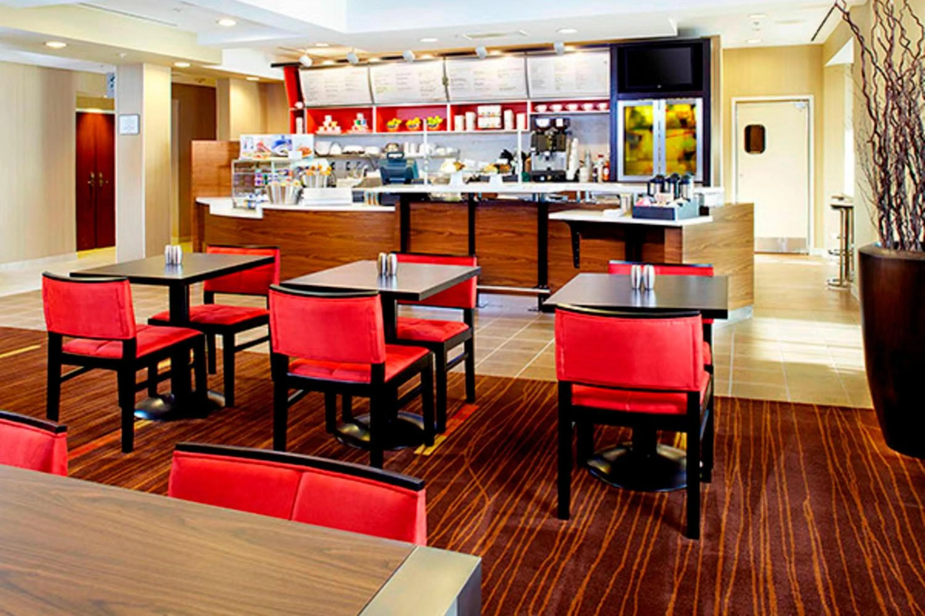 Restaurant/places to eat in Courtyard by Marriott Akron Stow