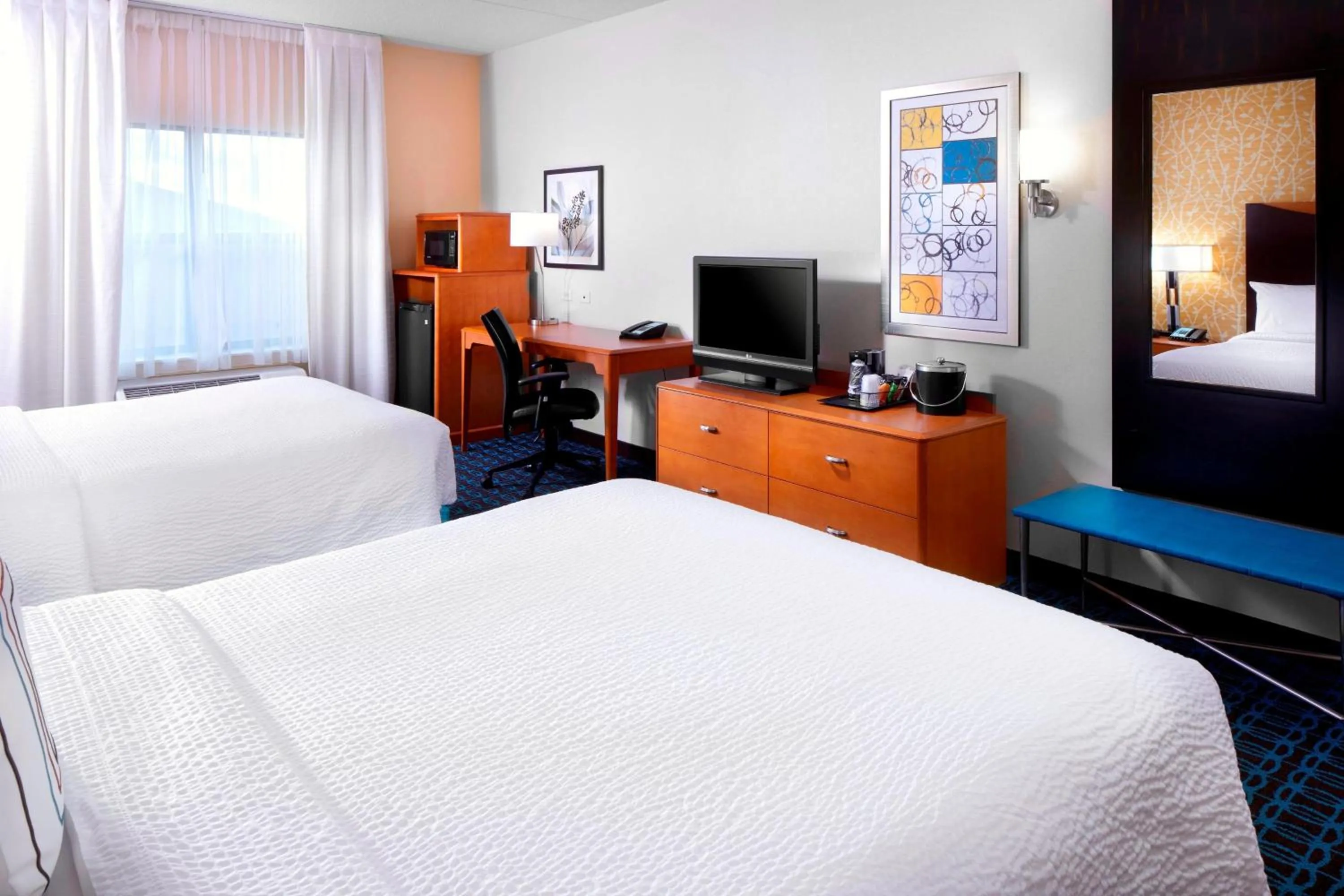 Queen Room with Two Queen Beds in Fairfield Inn & Suites by Marriott Cumberland