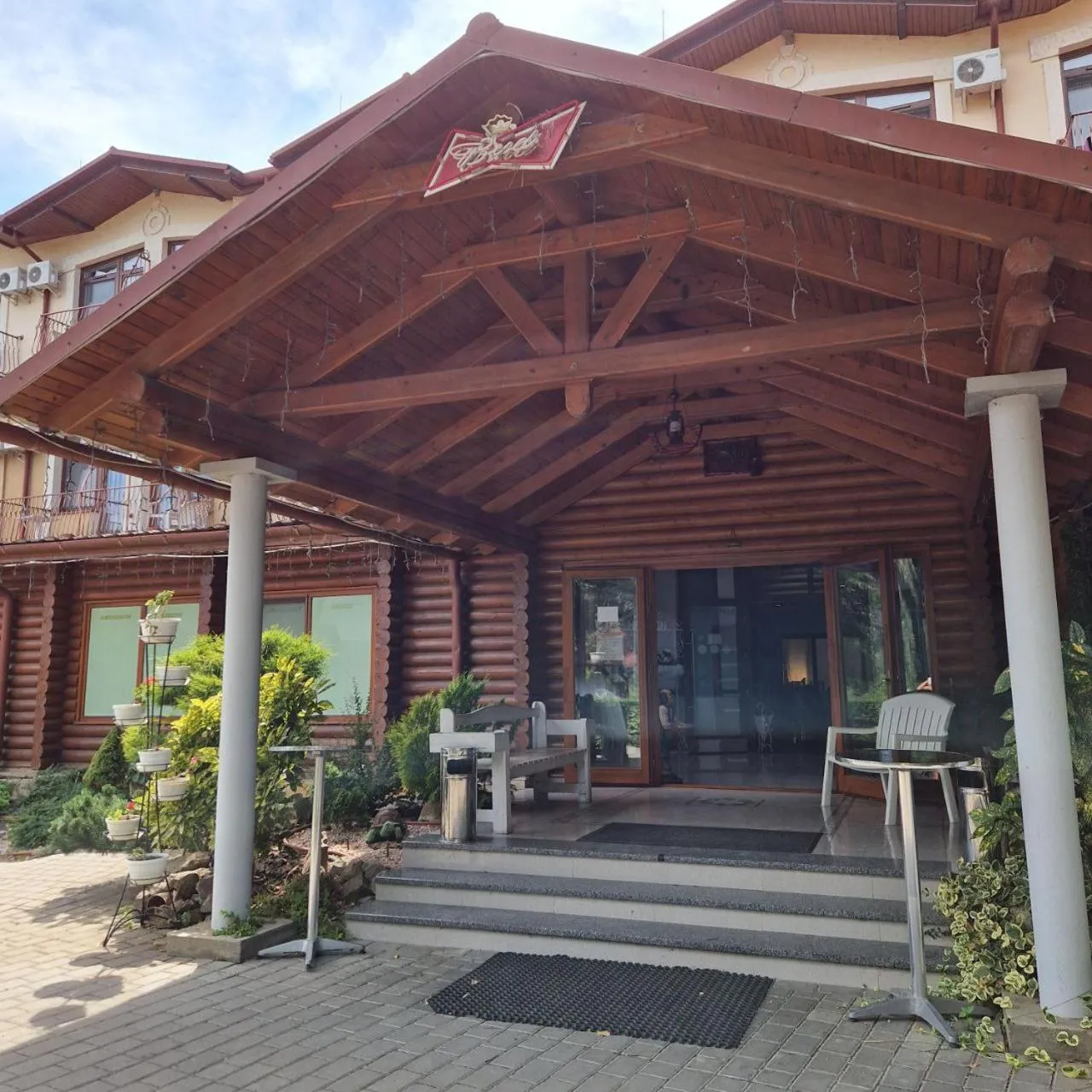 Restaurant/places to eat in Hotel Helikon