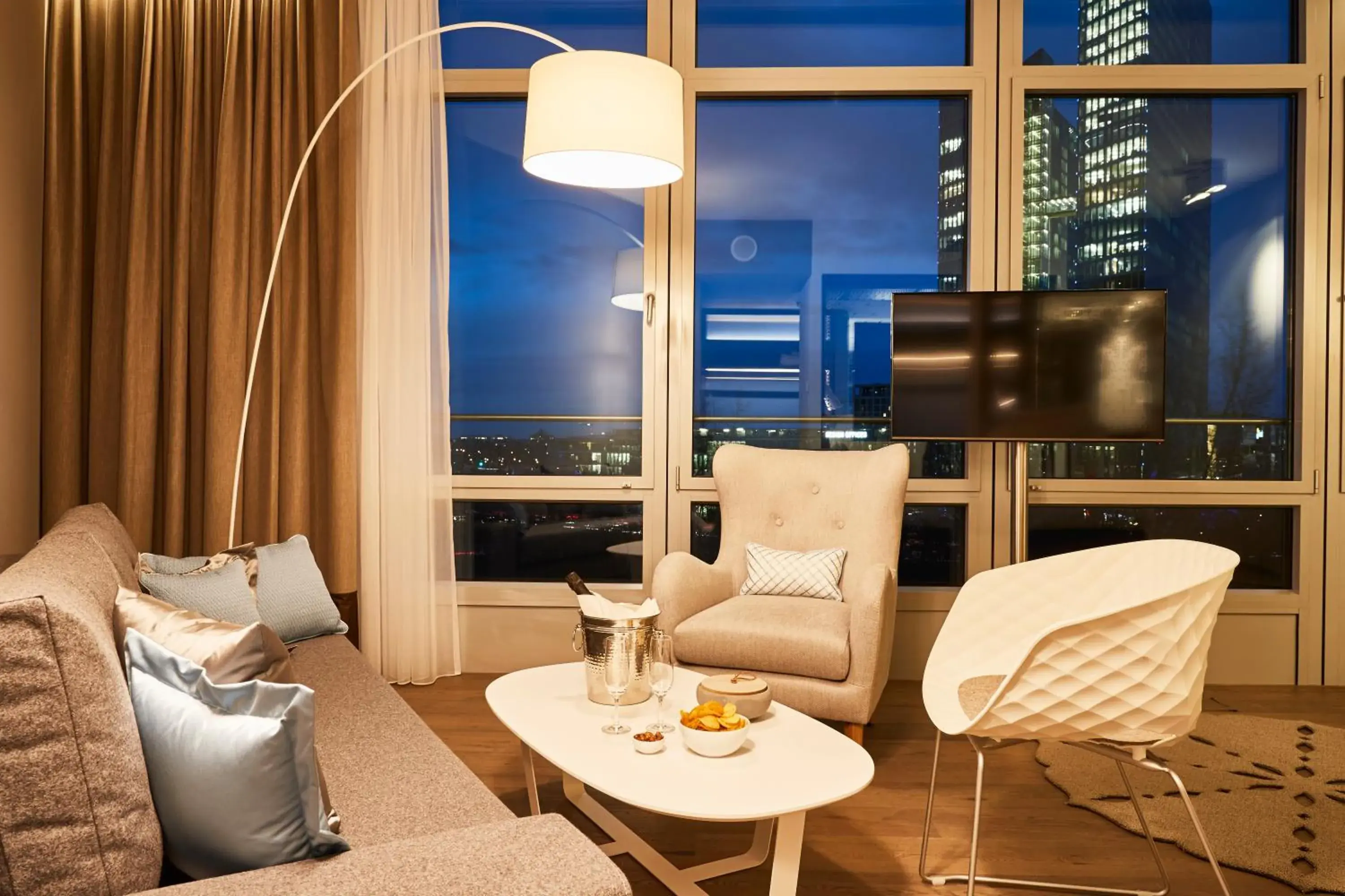 Living room in Steigenberger Hotel München Living room in Steigenberger Hotel München