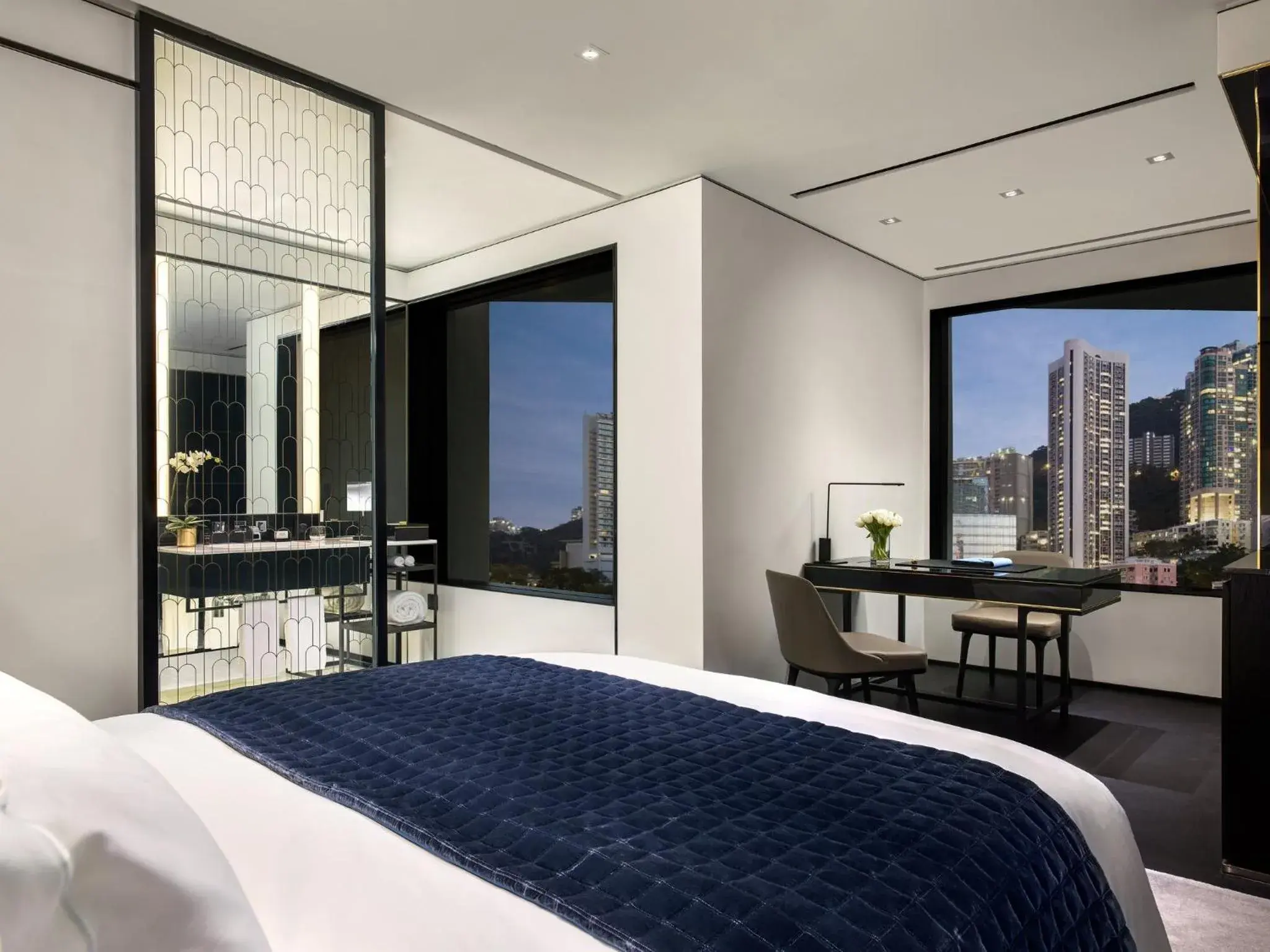 Property building, Bed in The Murray, Hong Kong, a Niccolo Hotel Property building, Bed in The Murray, Hong Kong, a Niccolo Hotel