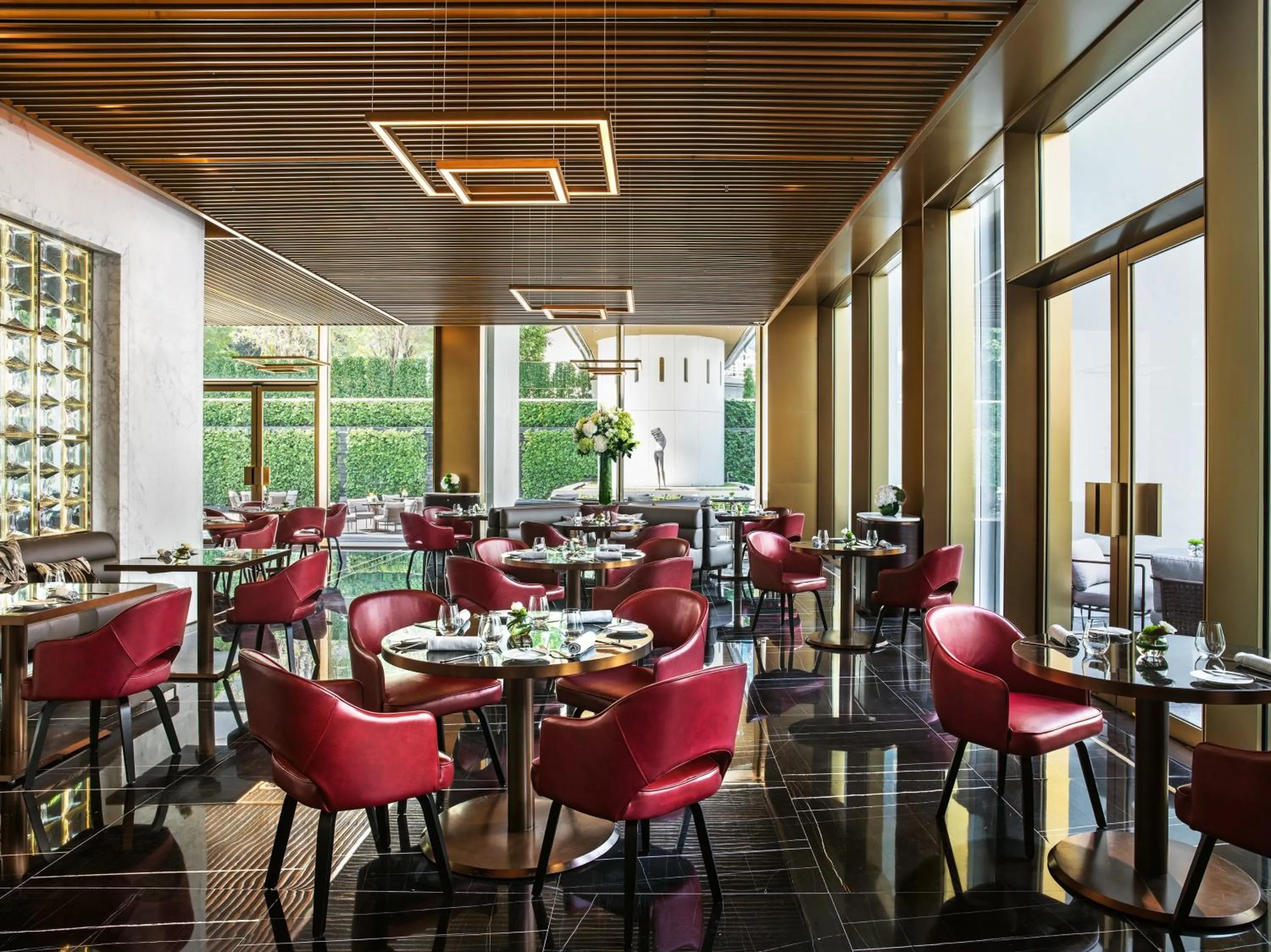 Restaurant/places to eat in The Murray, Hong Kong, a Niccolo Hotel