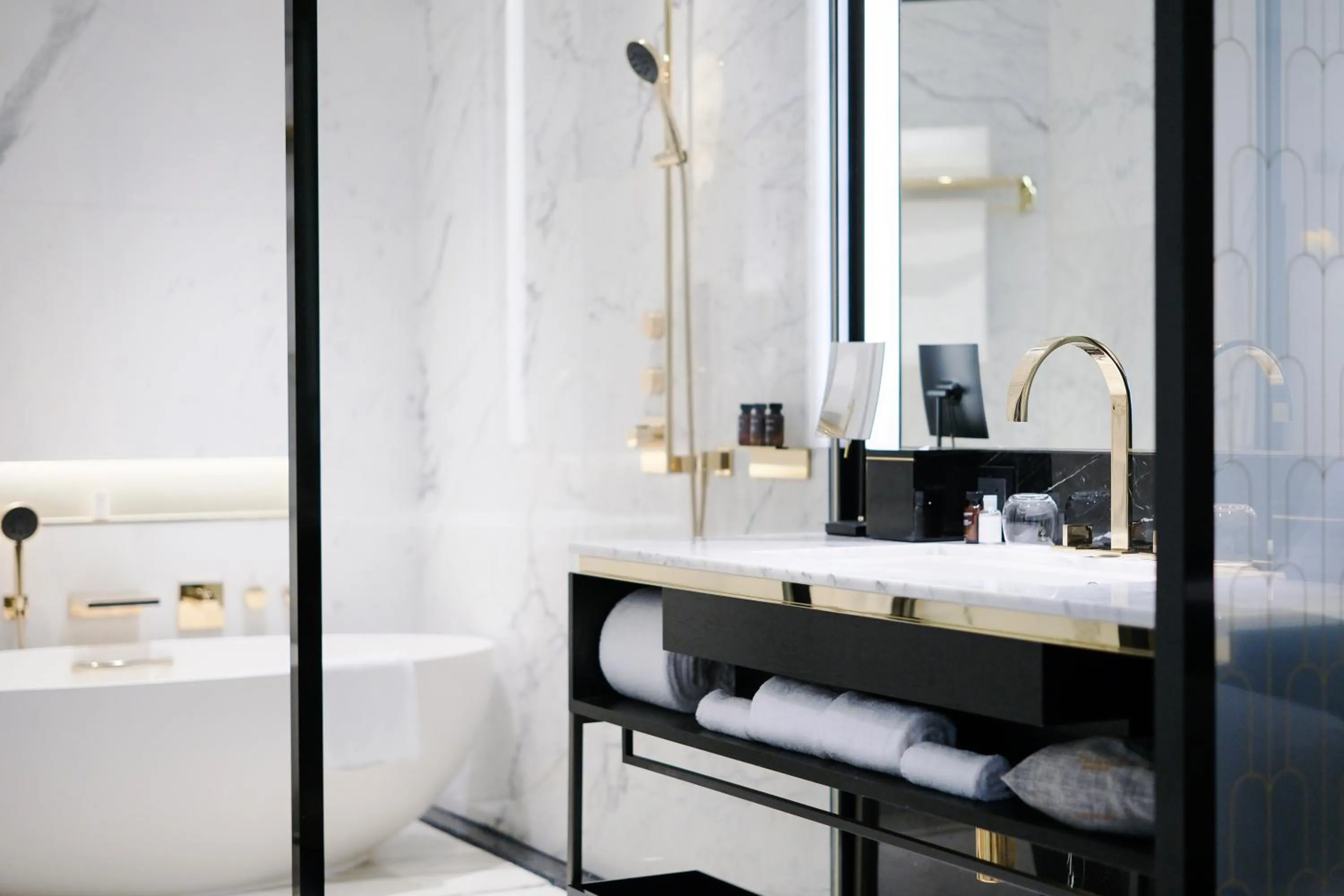 Bathroom in The Murray, Hong Kong, a Niccolo Hotel