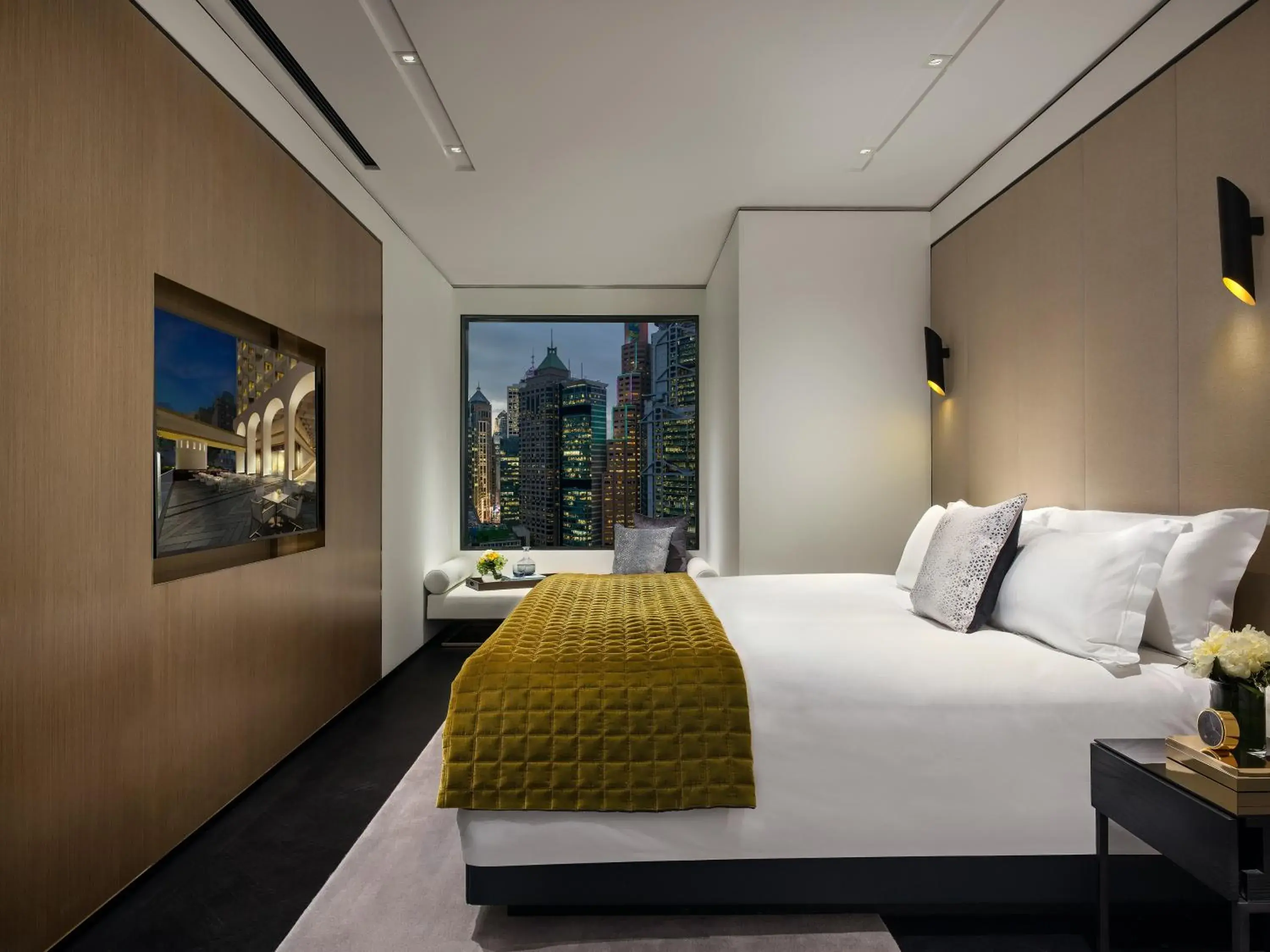 Bedroom, Bed in The Murray, Hong Kong, a Niccolo Hotel Bedroom, Bed in The Murray, Hong Kong, a Niccolo Hotel