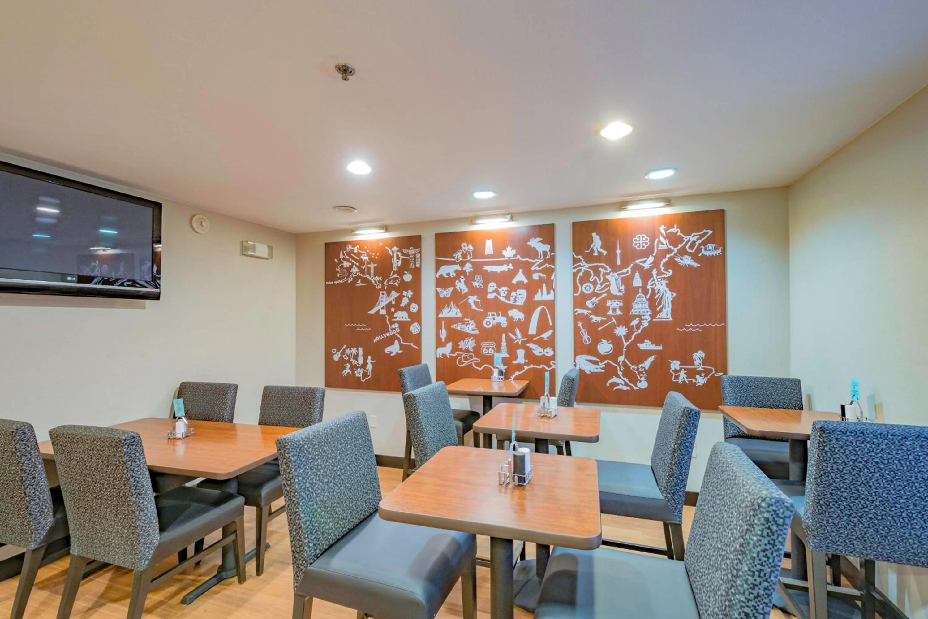 Breakfast in TownePlace Suites Cleveland Streetsboro