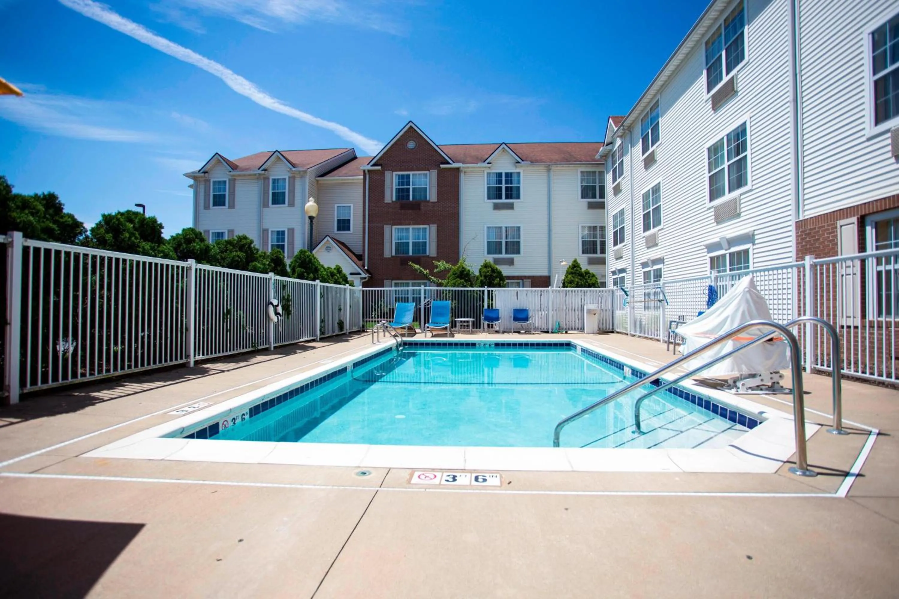 Swimming pool in TownePlace Suites Cleveland Streetsboro