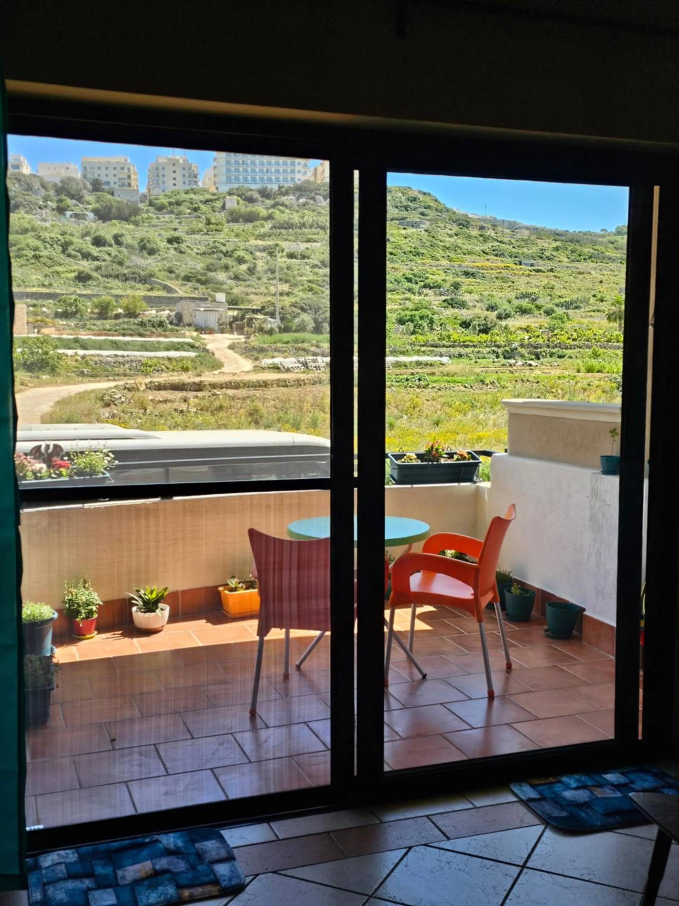 Country View Apartment