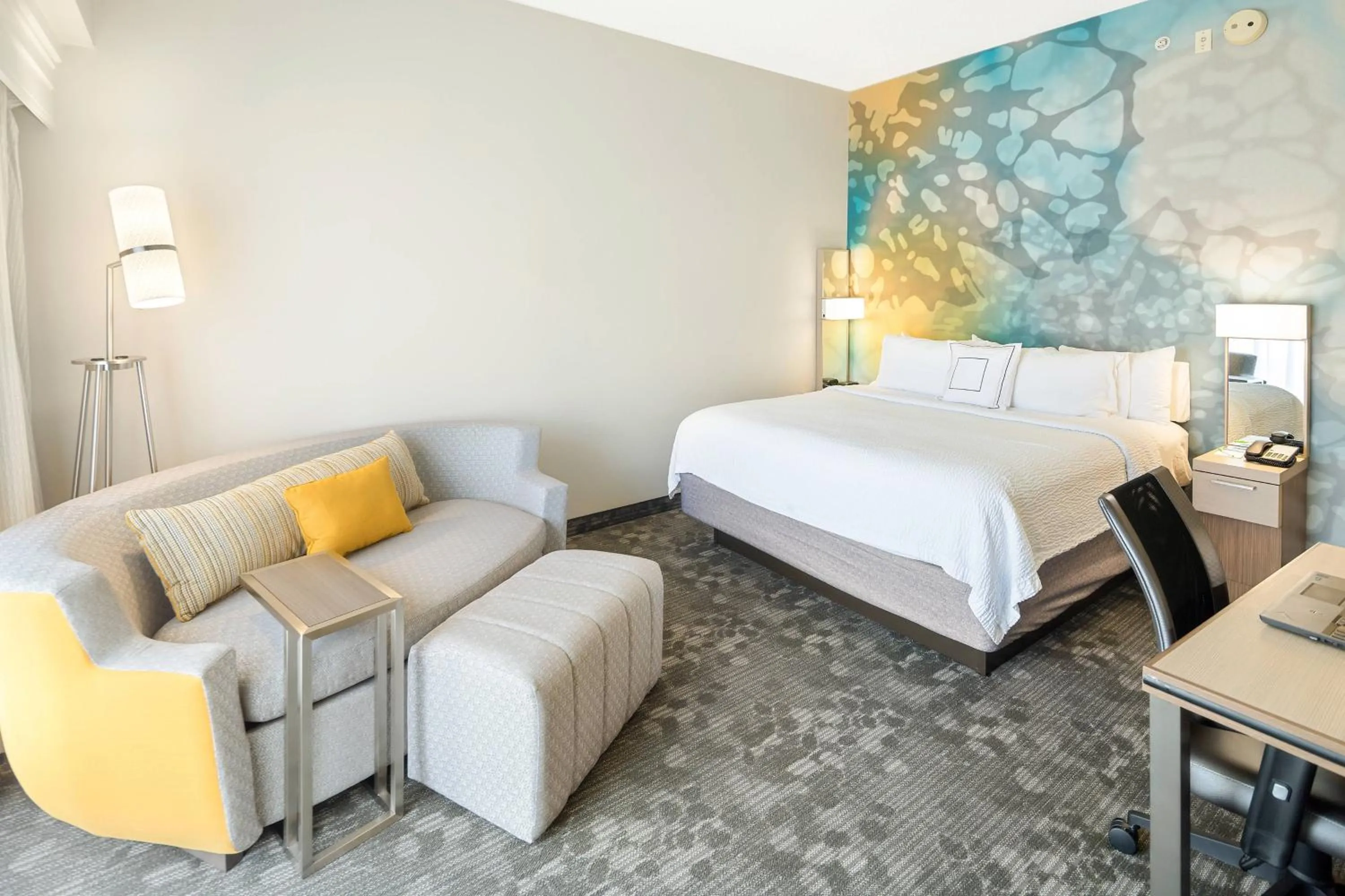 Photo of the whole room, Bed in Courtyard by Marriott Bryan College Station