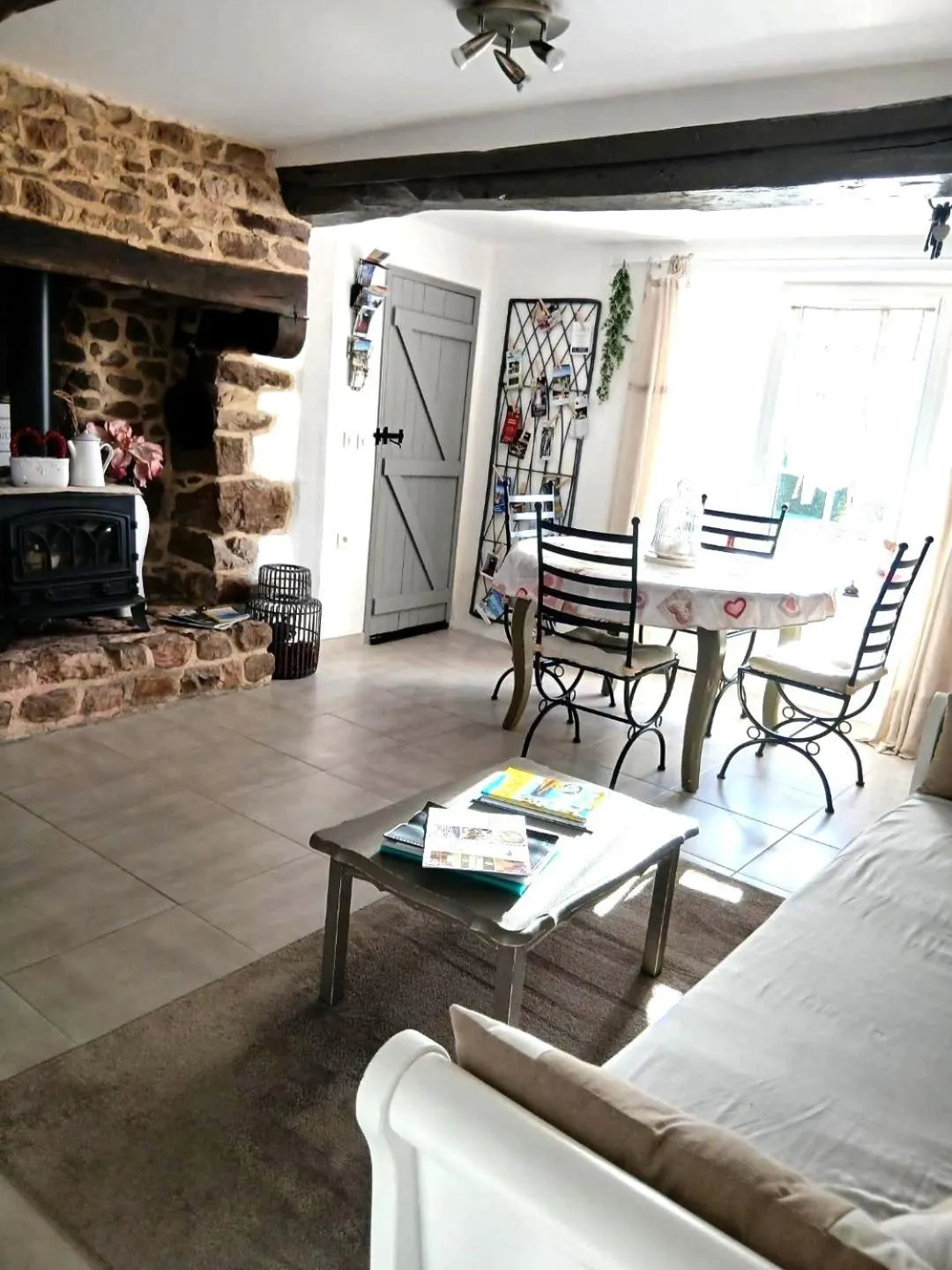 Dining area in Chambres d'Hôtes La Clef des Champs Normandie Manche 50