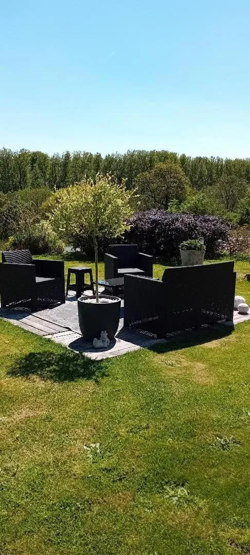 Garden in Chambres d'Hôtes La Clef des Champs Normandie Manche 50