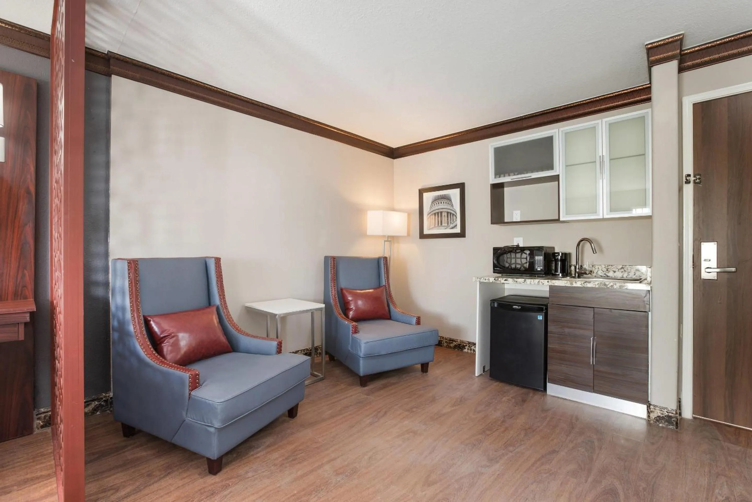 Bedroom in The Leo Collection Detroit, an Ascend Collection Hotel