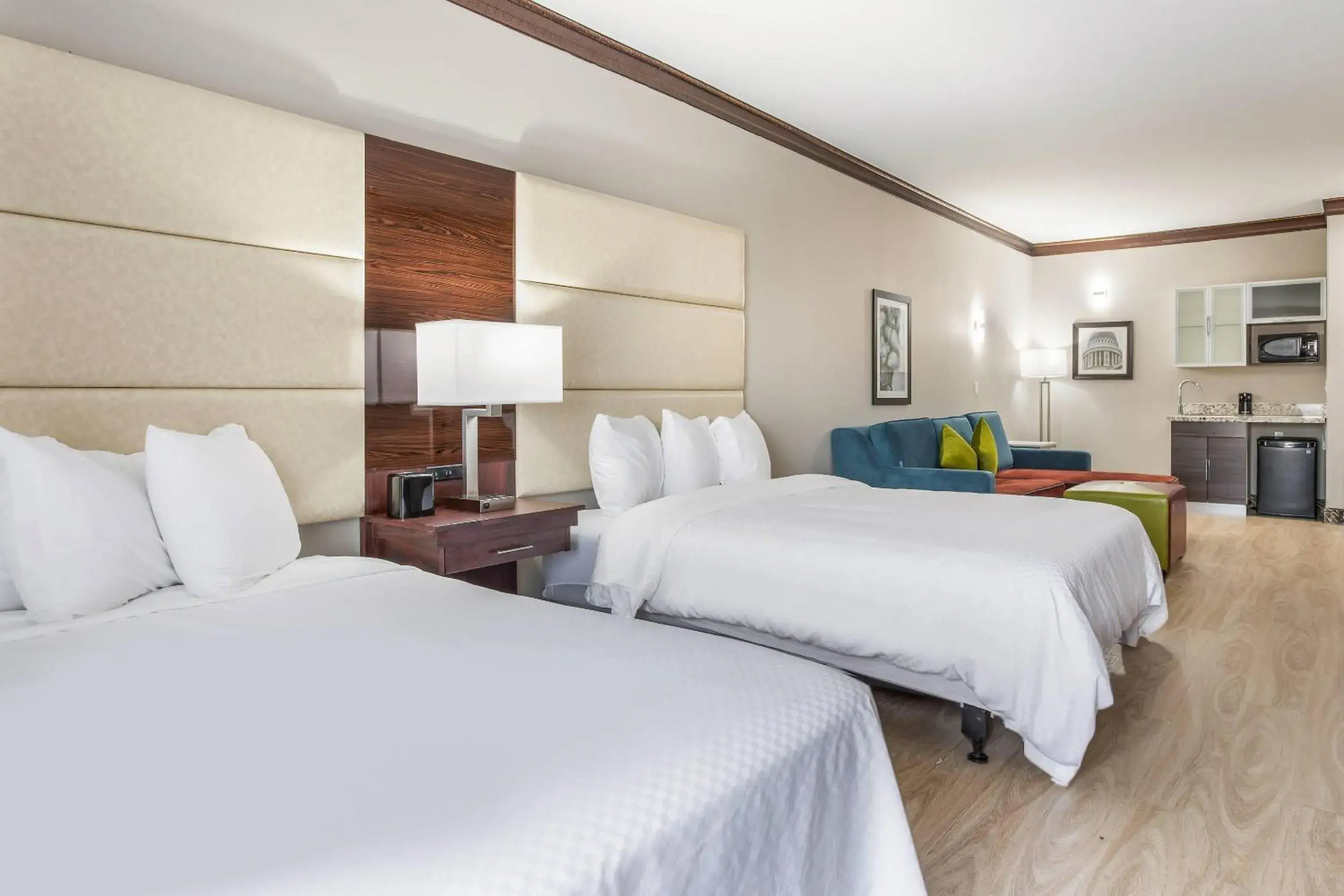 Bedroom, Bed in The Leo Collection Detroit, an Ascend Collection Hotel Bedroom, Bed in The Leo Collection Detroit, an Ascend Collection Hotel