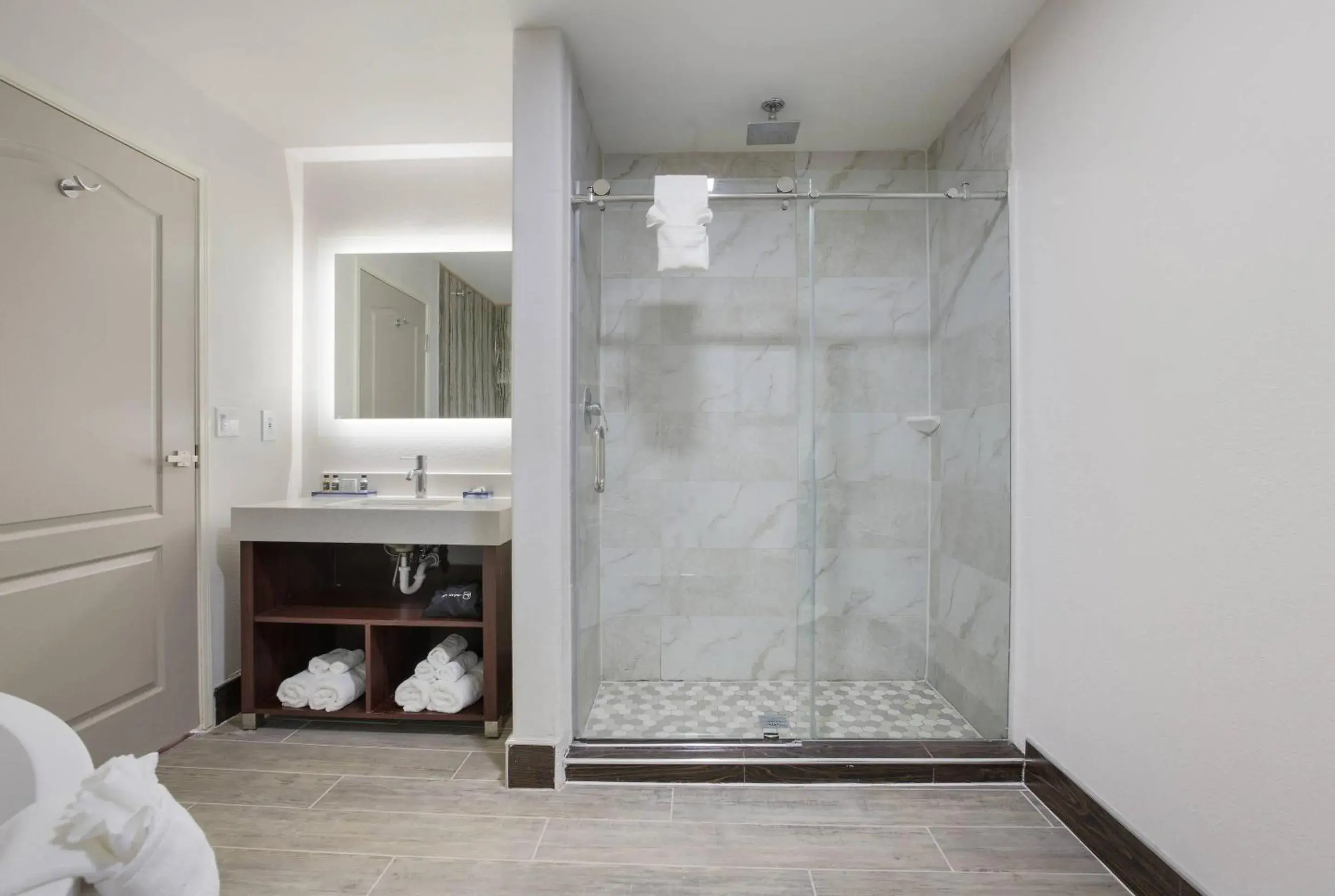 Bedroom in The Leo Collection Detroit, an Ascend Collection Hotel Bedroom in The Leo Collection Detroit, an Ascend Collection Hotel